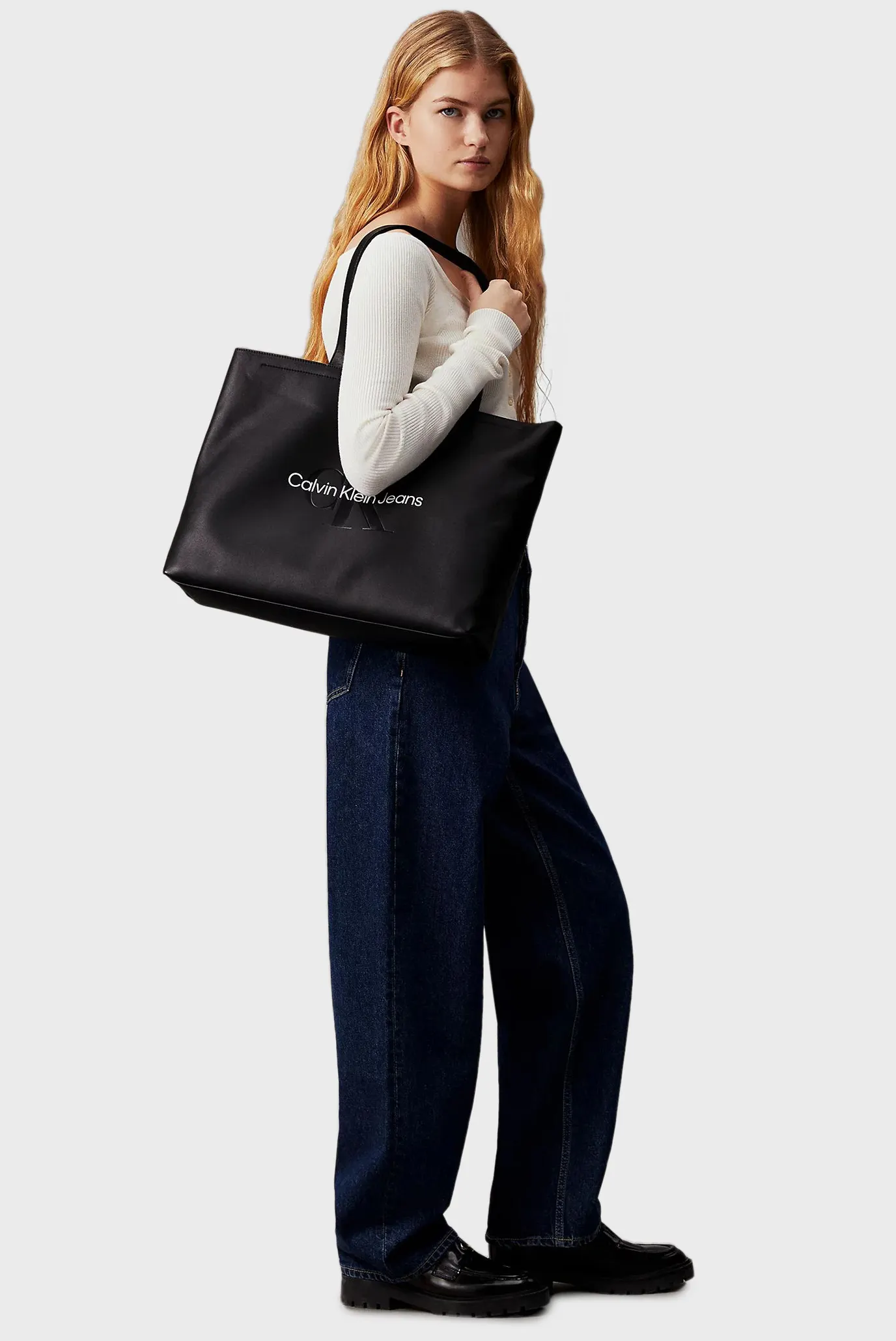 Сумка SCULPTED SLIM TOTE34 MONO 2