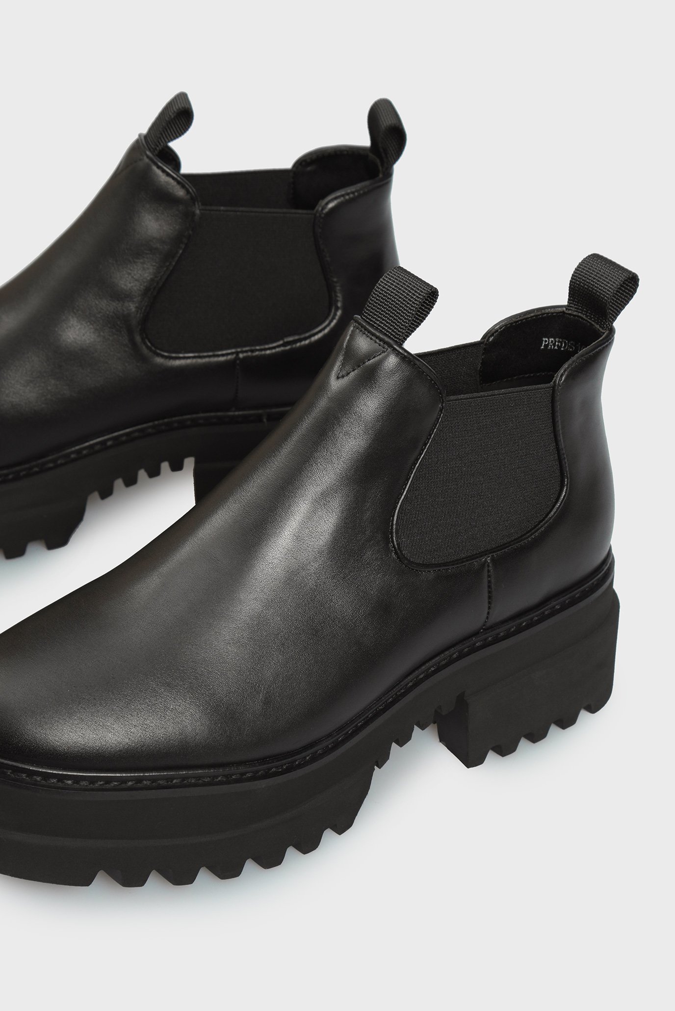 Женские черные кожаные челси Questa 5