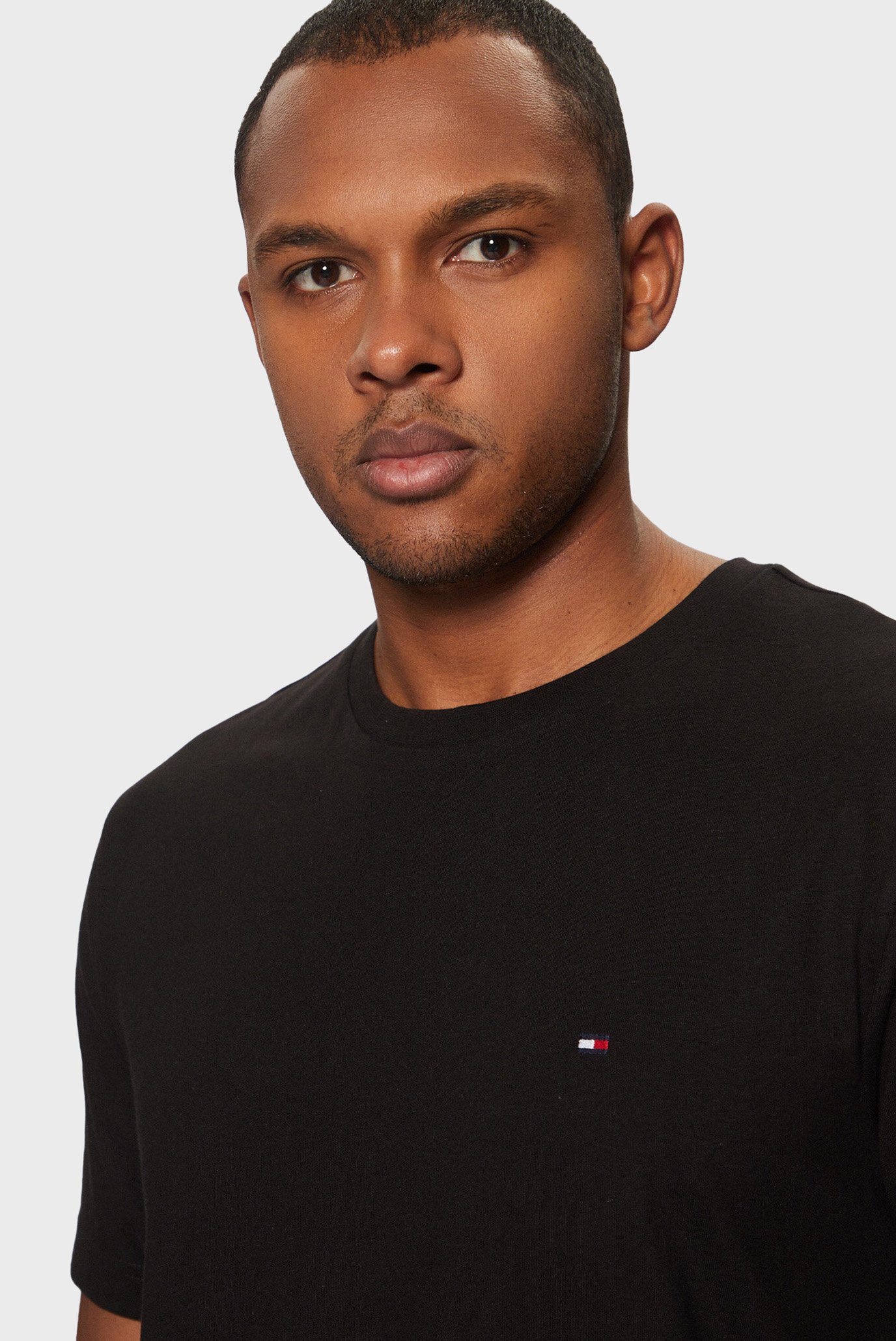 Мужская черная футболка ESSENTIAL REG FIT SOLID TEE 2