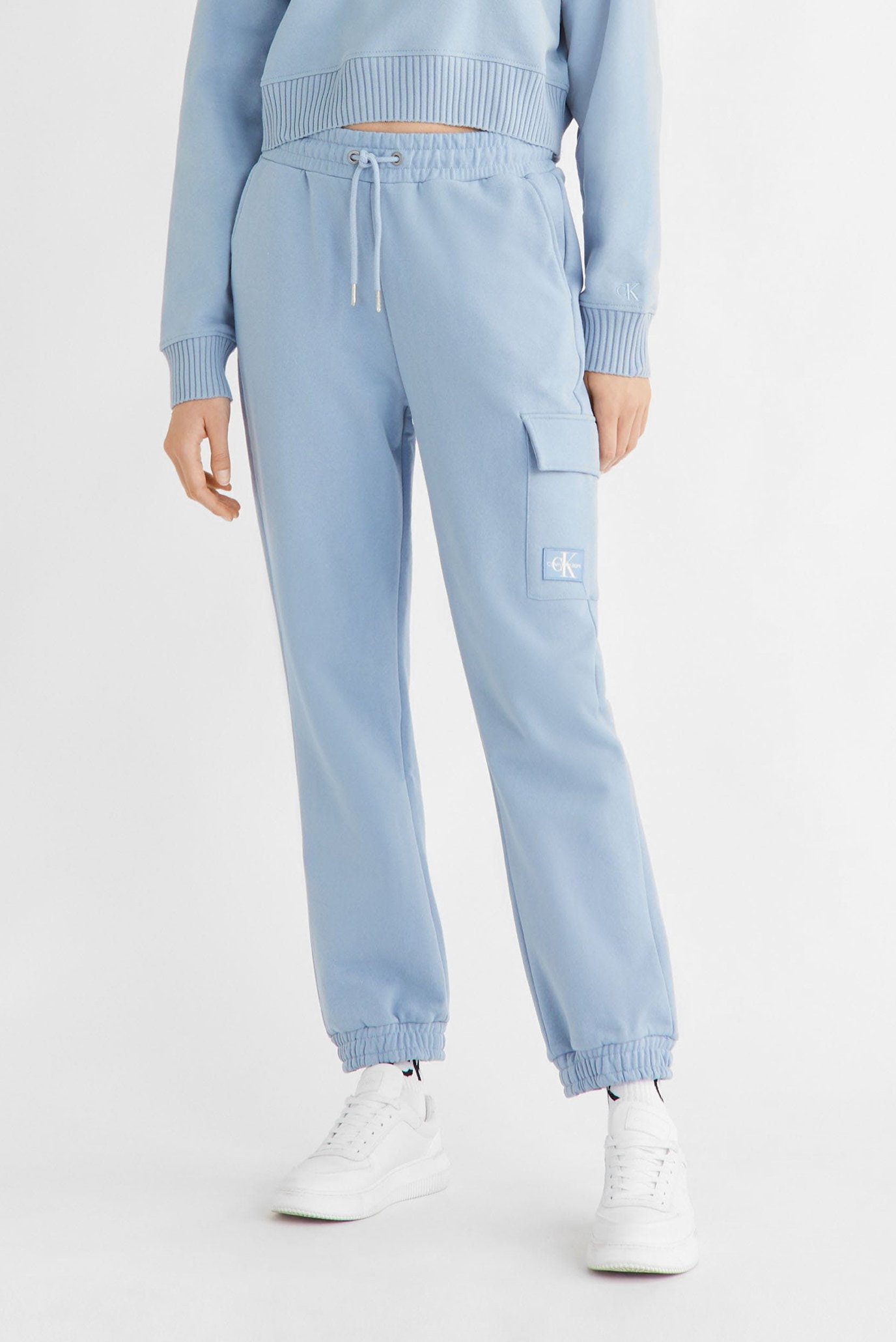 Женские голубые спортивные брюки BADGE CARGO JOG 4