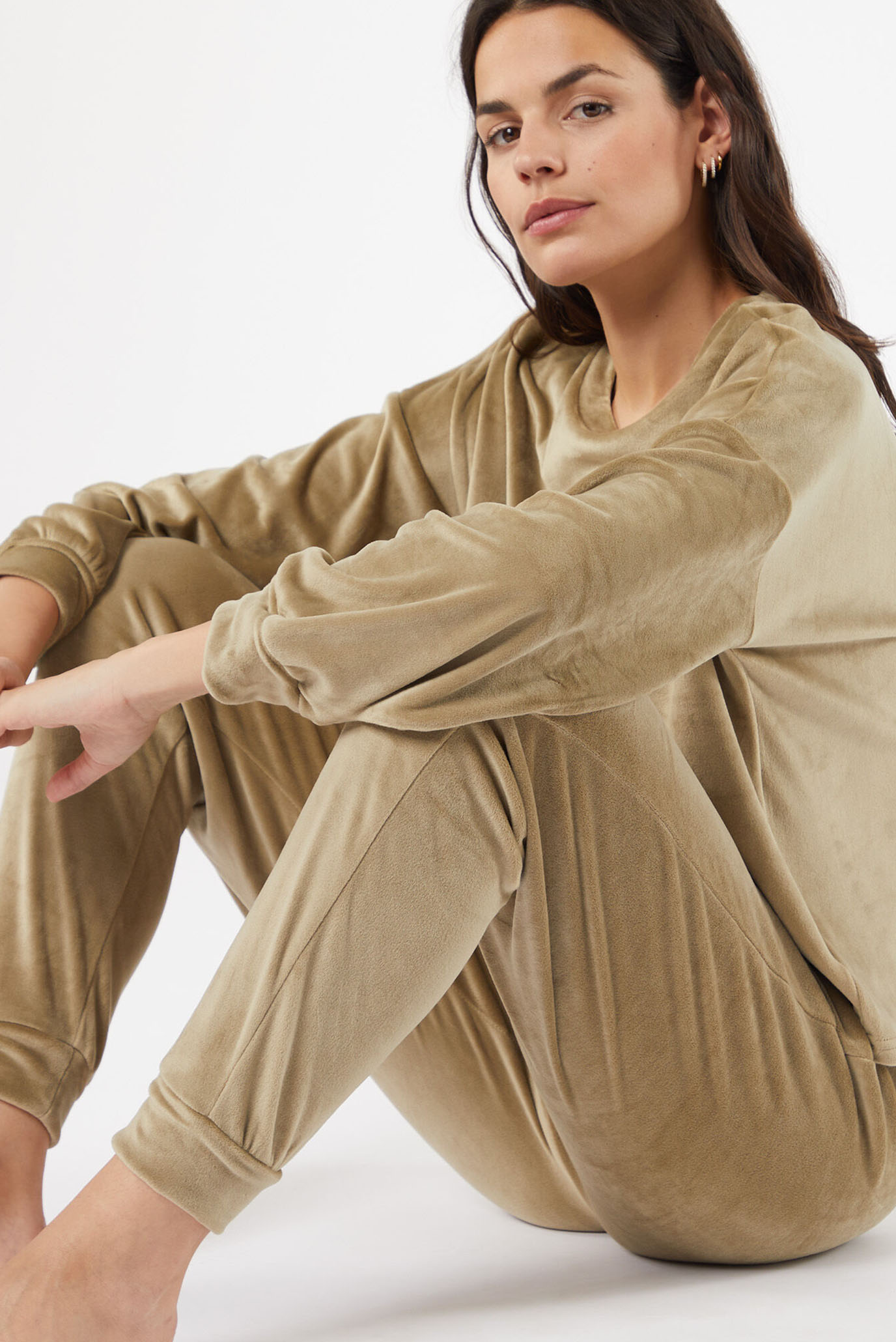 Женский оливковый бархатный свитшот BERTY 5