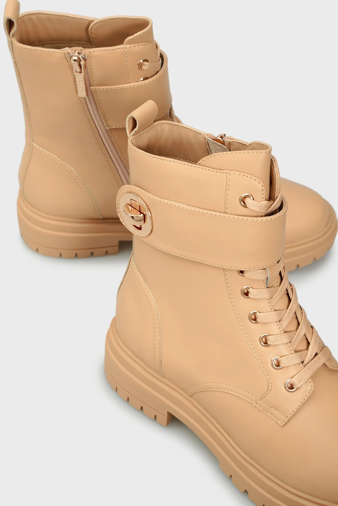 Женские бежевые кожаные ботинки Delaney 5