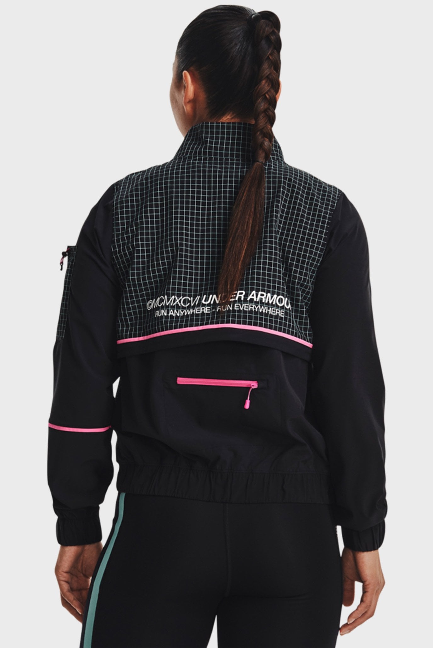 Женская черная ветровка UA Run Anywhere STORM Jacket 3