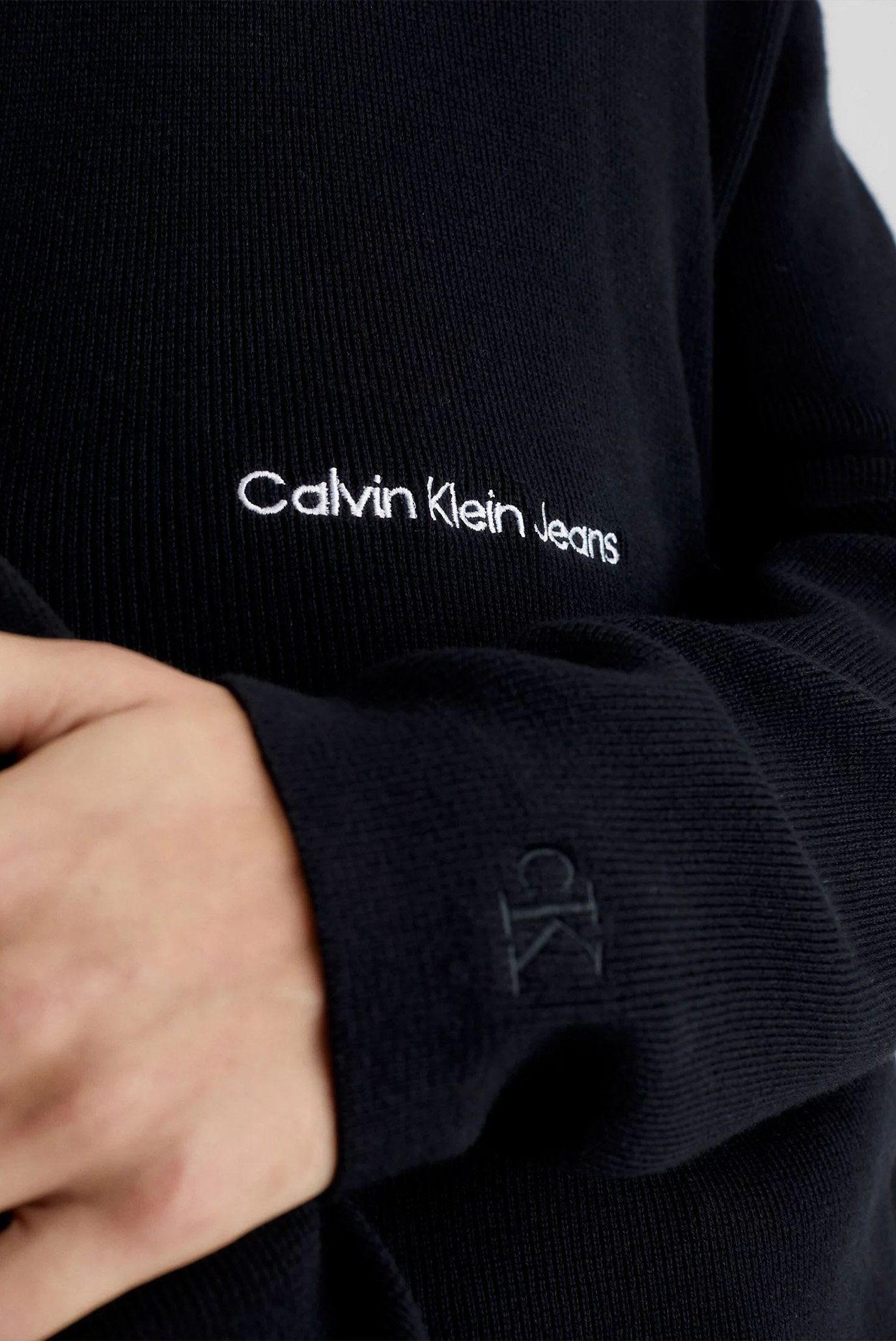 Мужской черный свитер INSTITUTIONAL 4