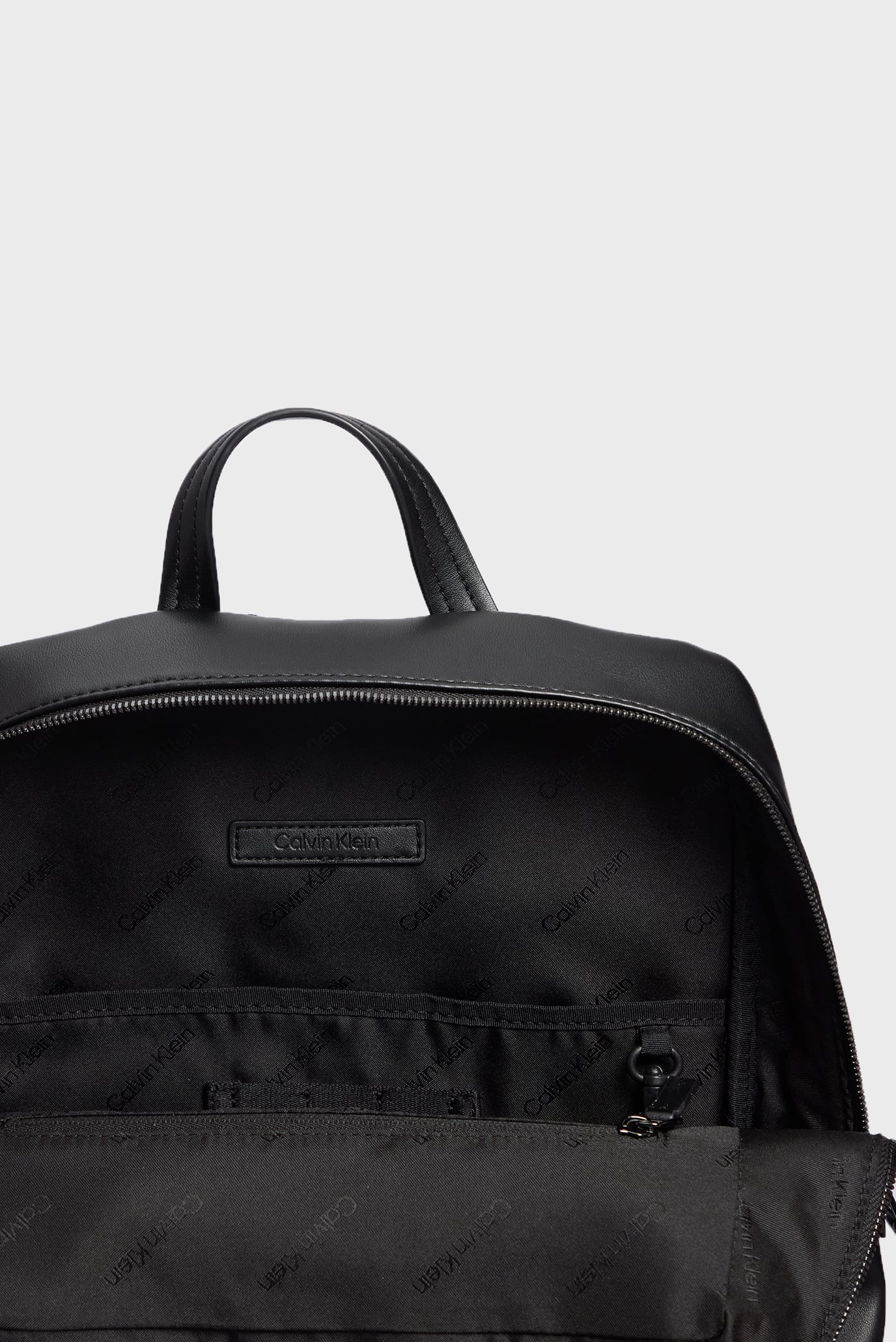 Мужской черный рюкзак CLEAN ESSENTIAL 6