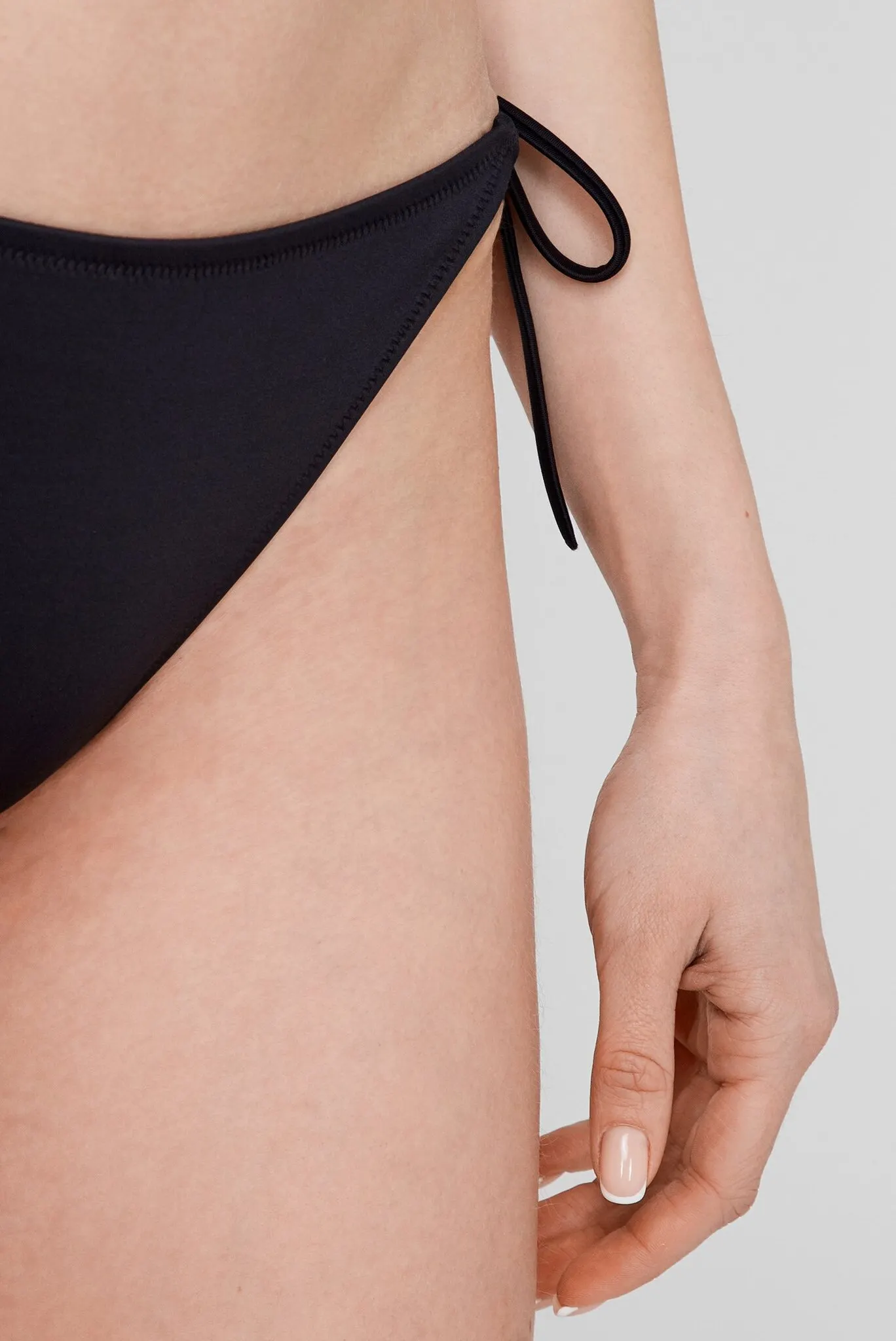Женские черные трусики от купальника 4