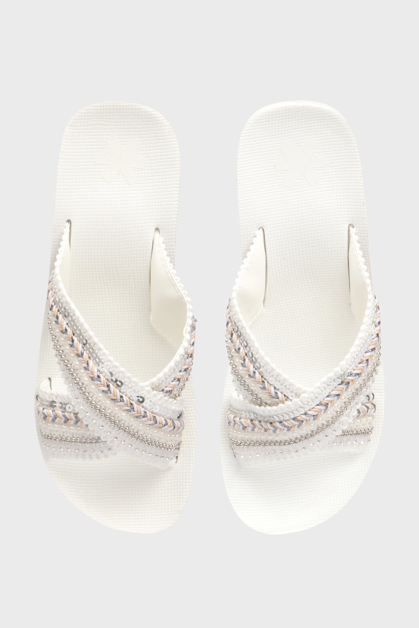 Женские белые слайдеры на платформе 9