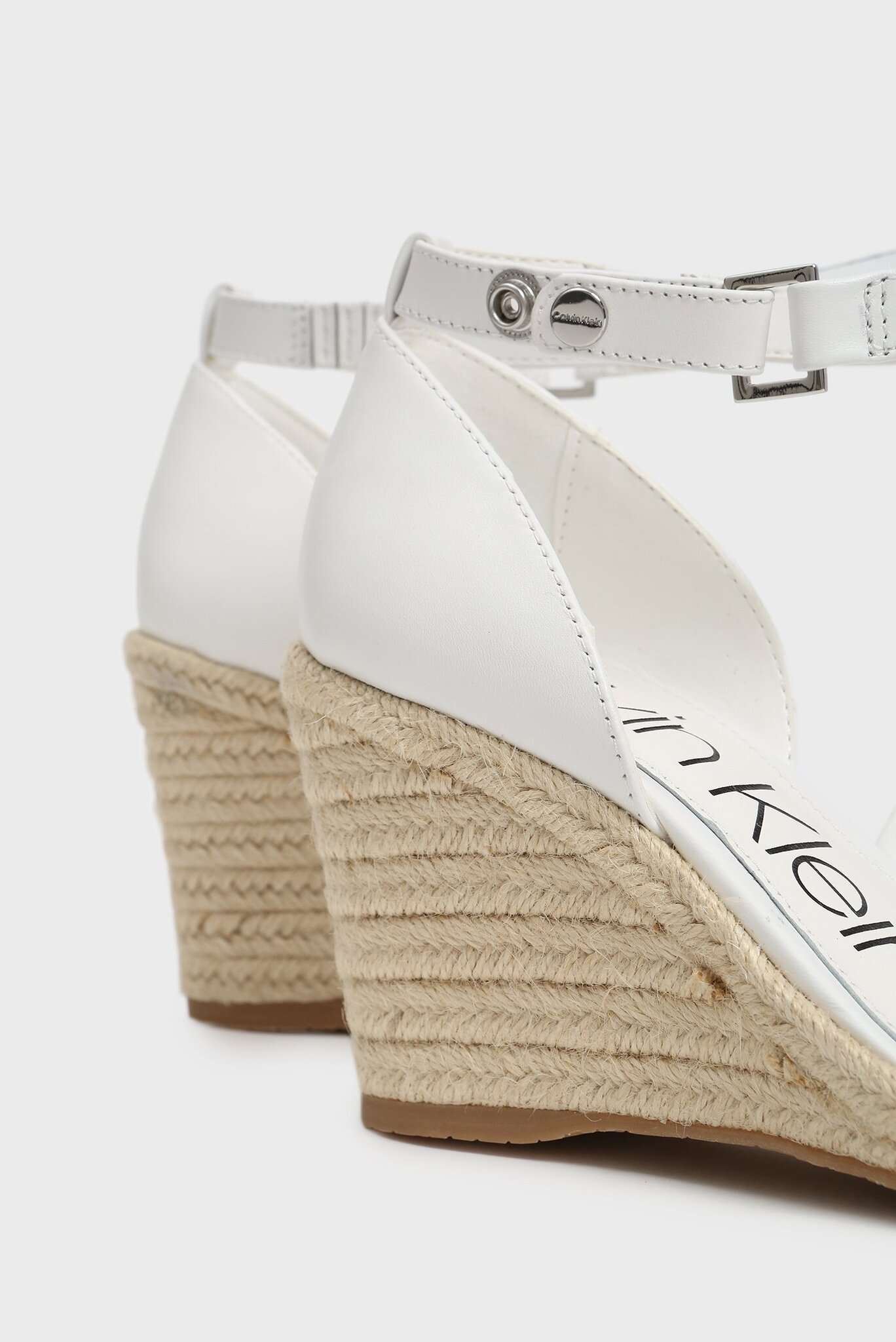 Женские белые кожаные босоножки BRETTE NAPPA Calvin Klein E8890 — FR Group