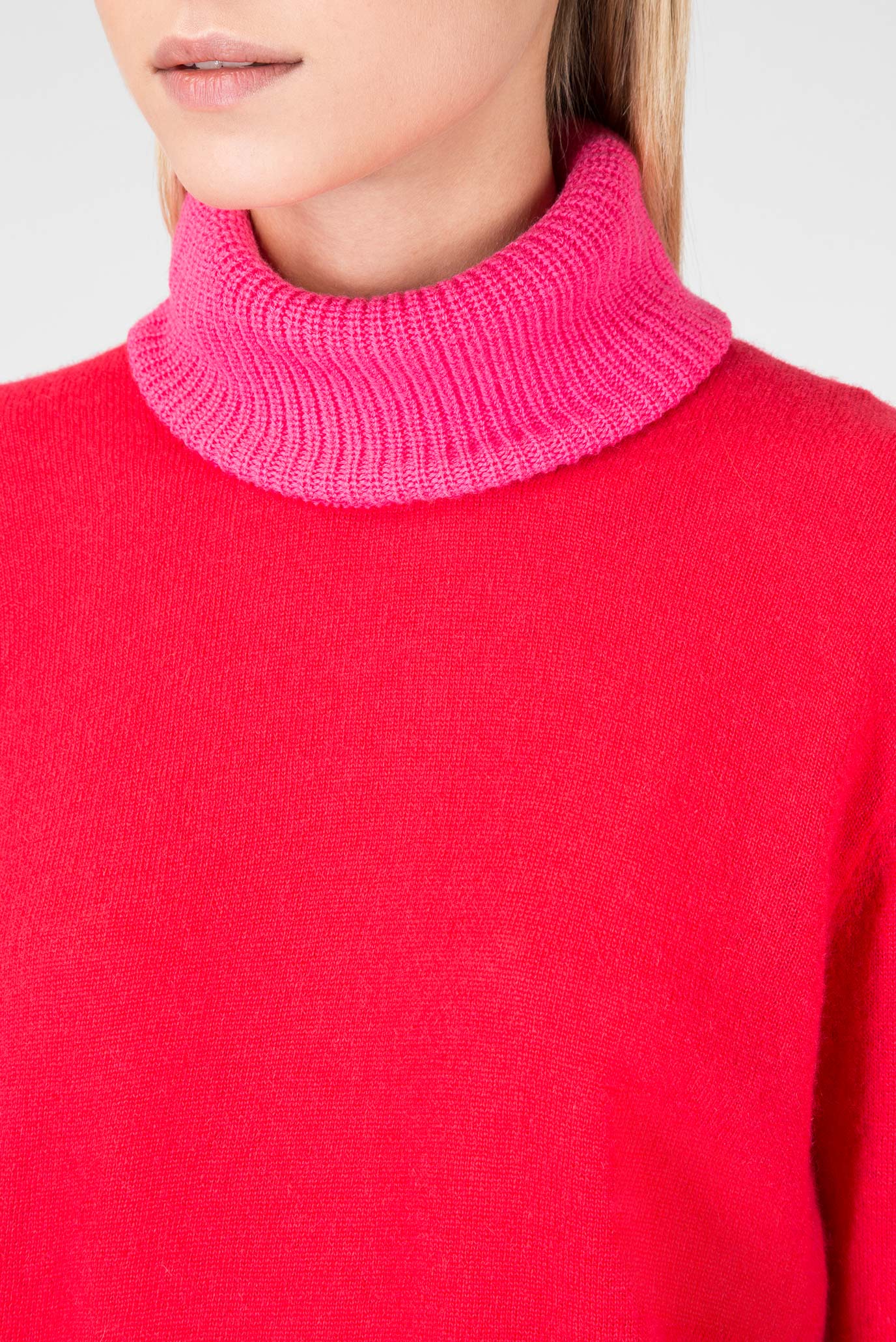 Женский малиновый шерстяной свитер 9