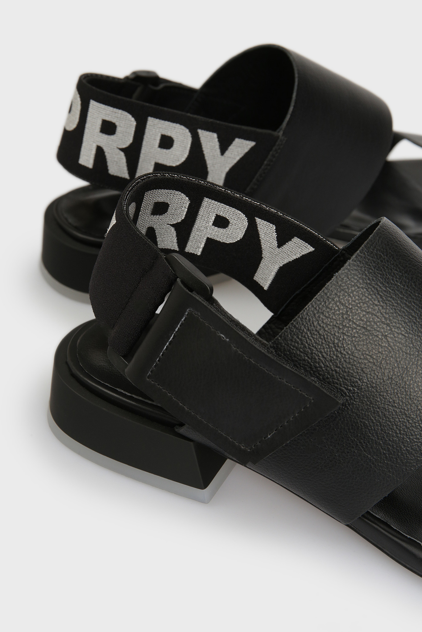 Женские черные кожаные босоножки 2