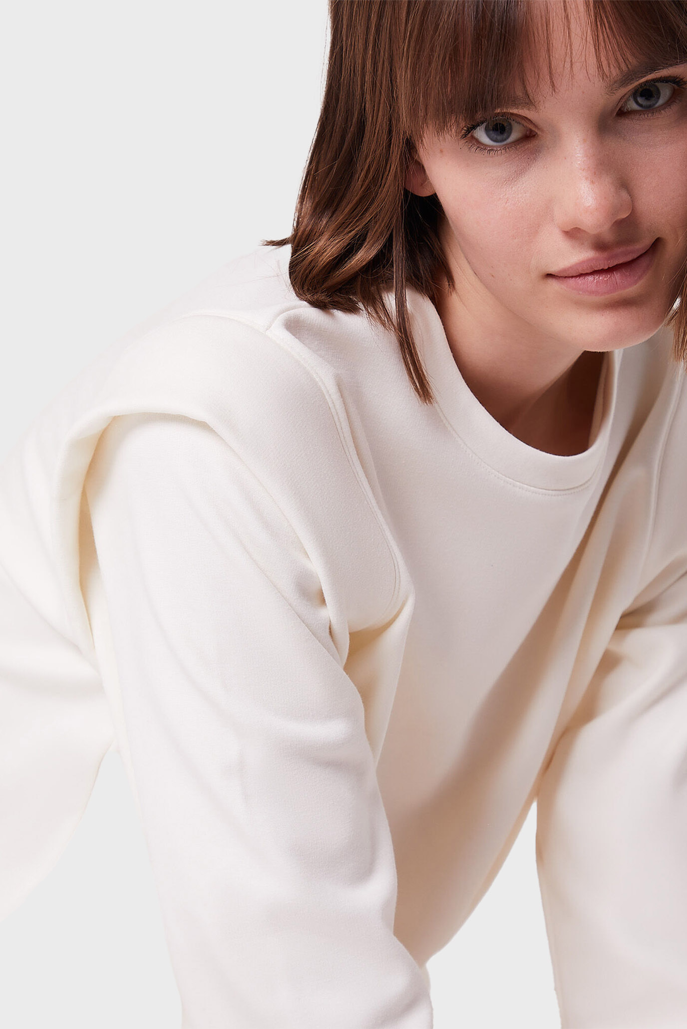 Женский белый свитшот BUNJI 3