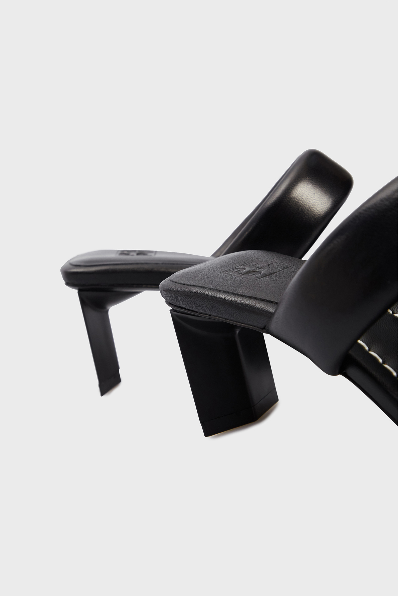 Женские черные кожаные мюли Arcelia 7