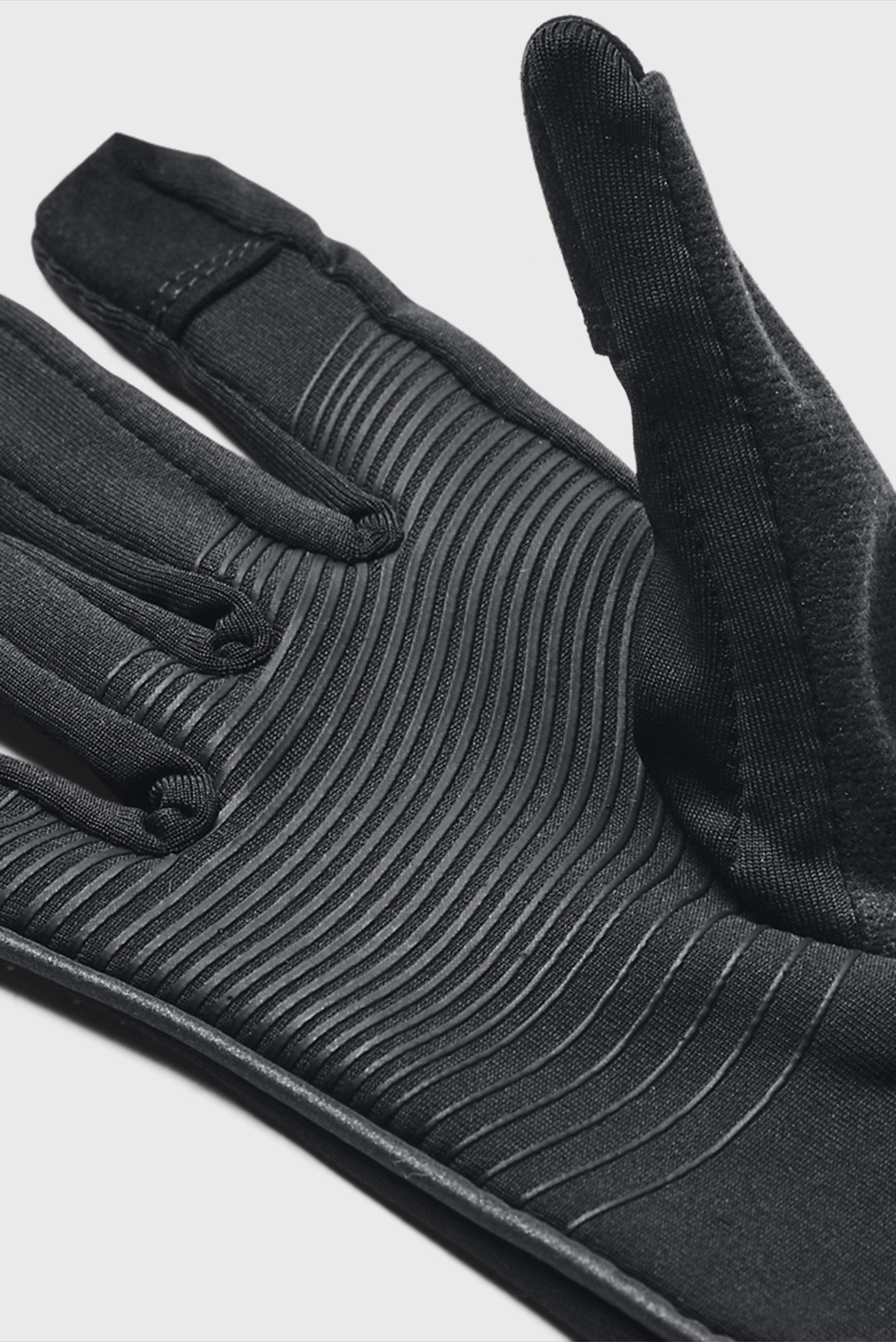 Женские черные перчатки UA Storm Run Liner 6