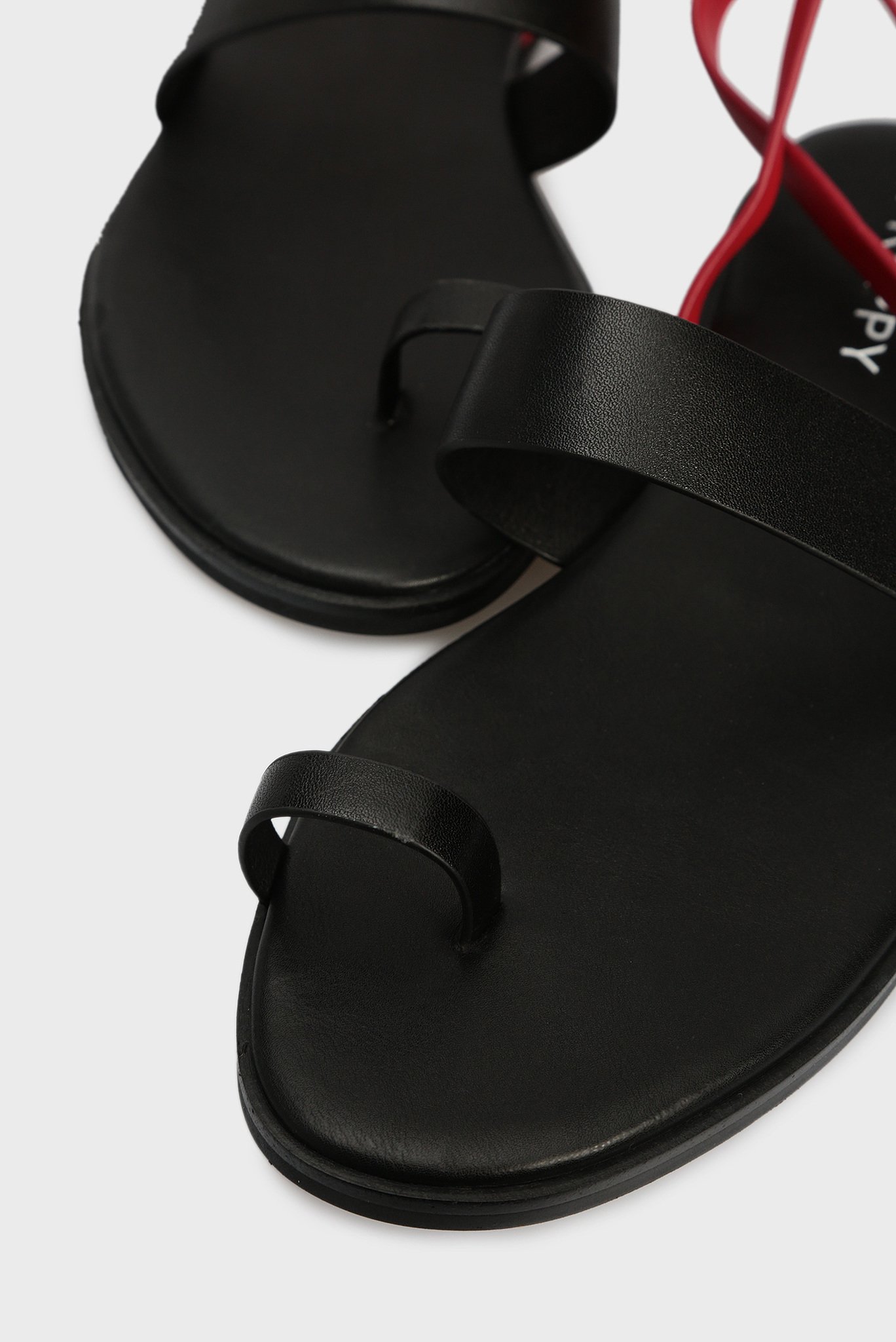 Женские черные кожаные сандалии 4