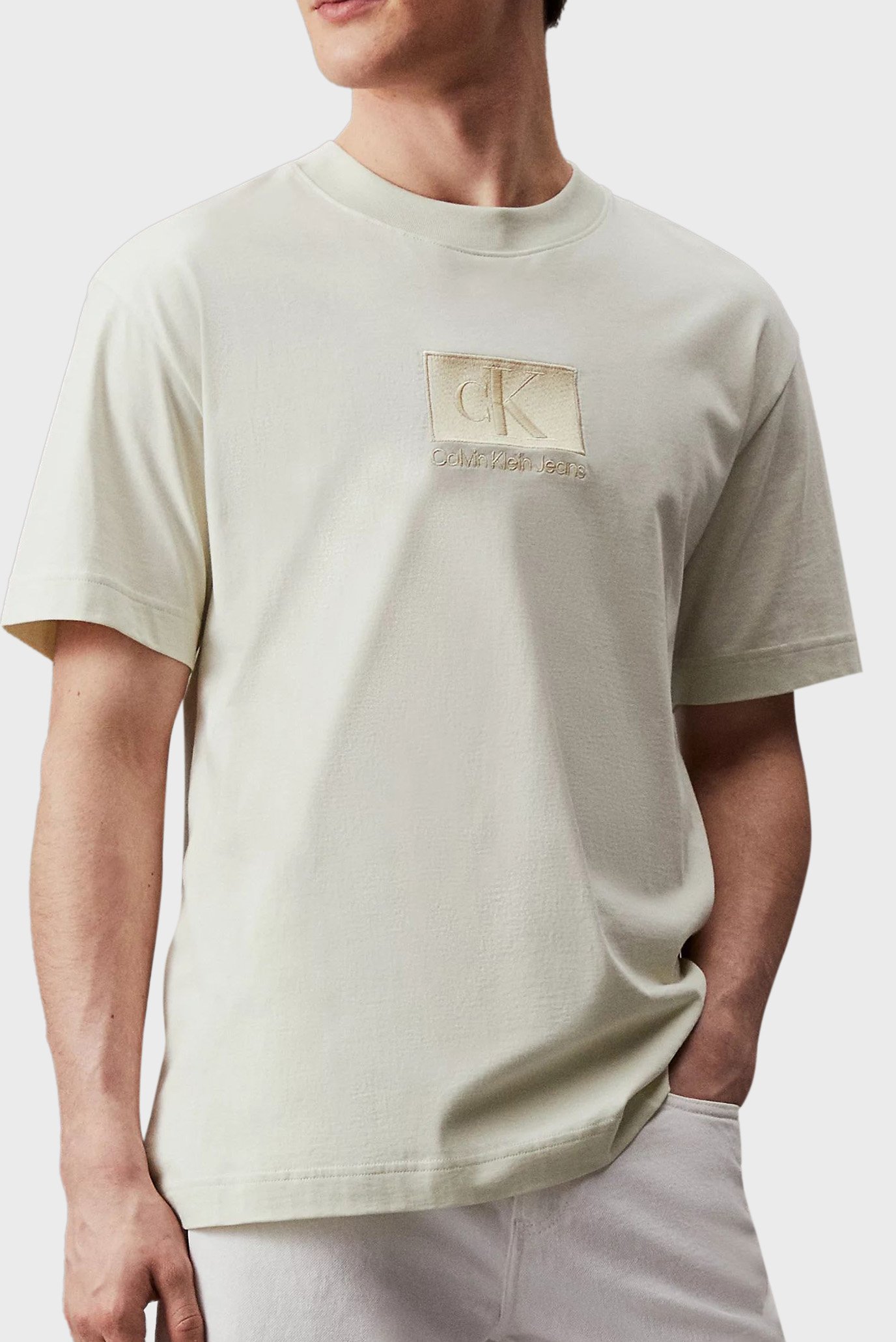 Мужская белая футболка EMBROIDERY PATCH 2