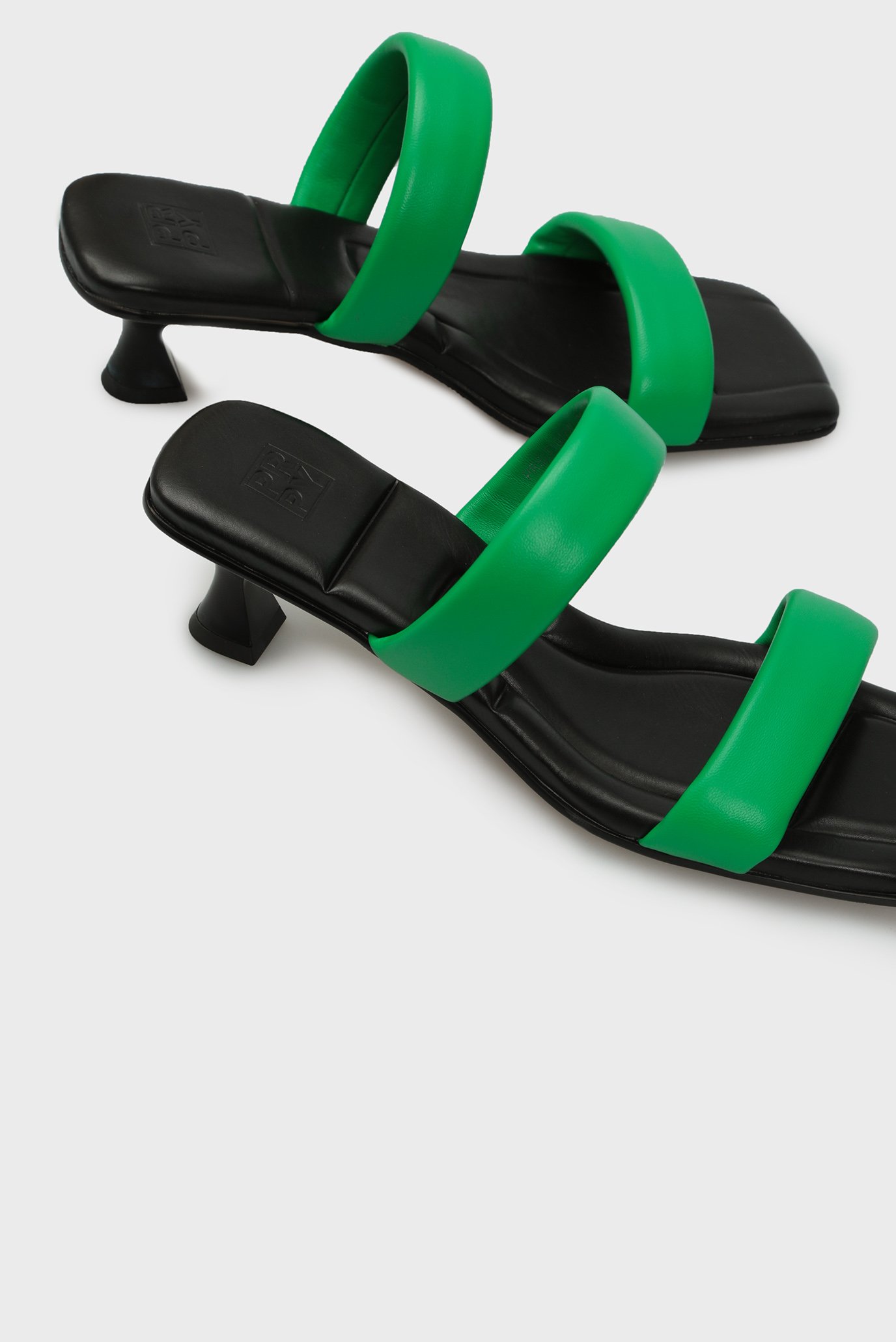 Женские зеленые кожаные мюли Amiata 2