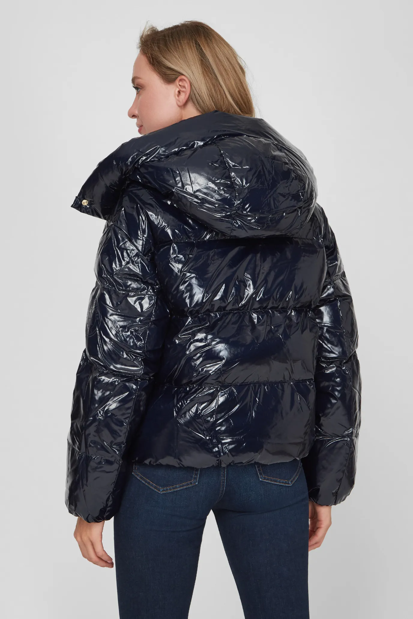 Женский темно-синий пуховик GLOSSY DOWN PUFFER 4