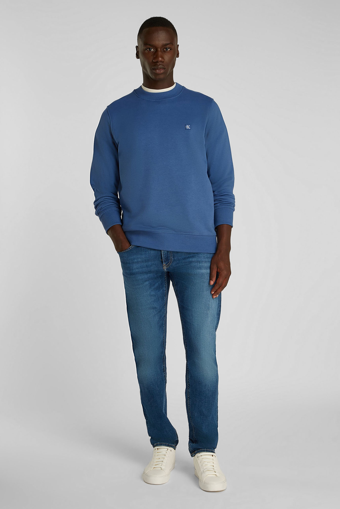 Свитшот CK EMBRO BADGE CREW NECK 2