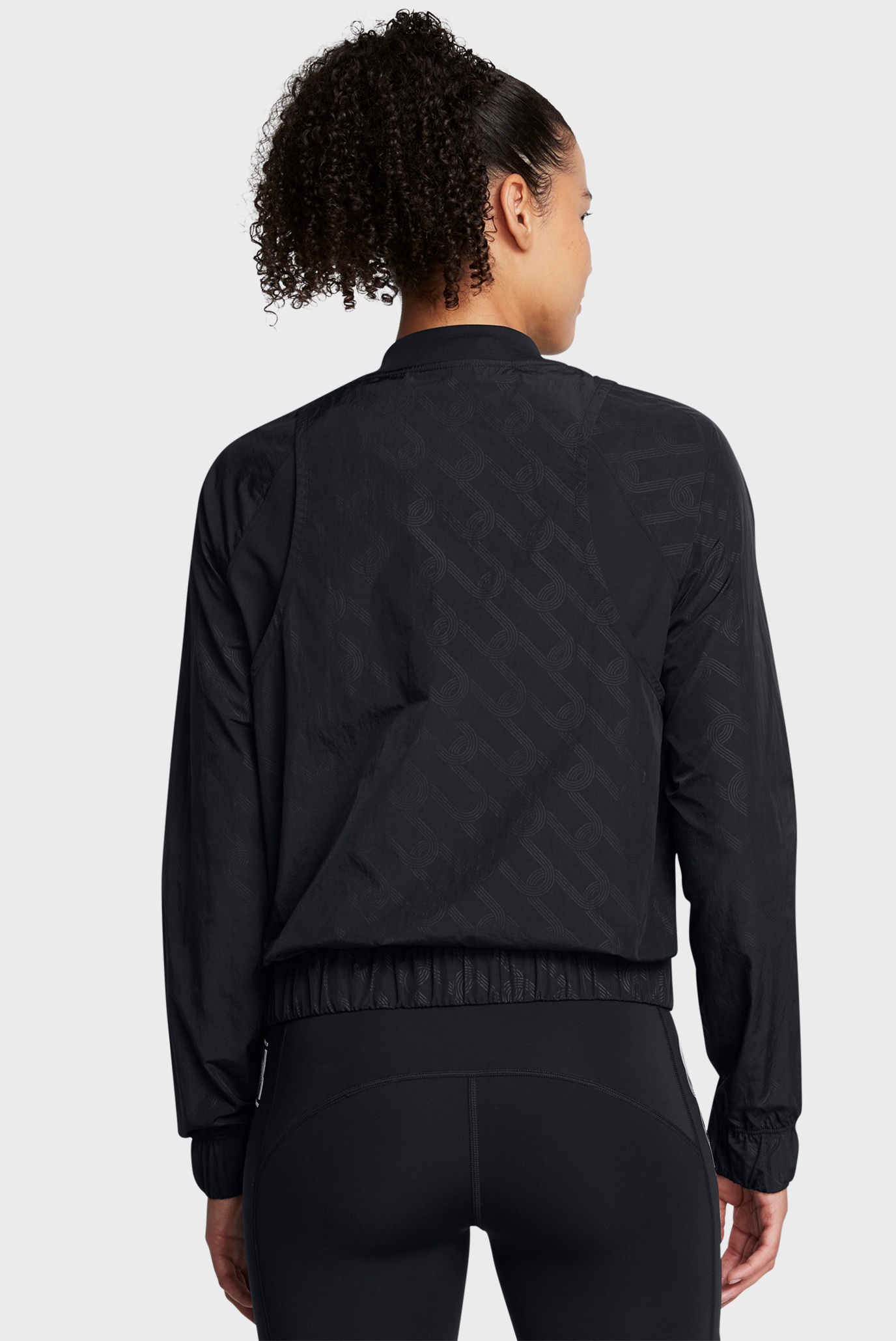 Женская черная ветровка UA Run Anywhere Jacket 3