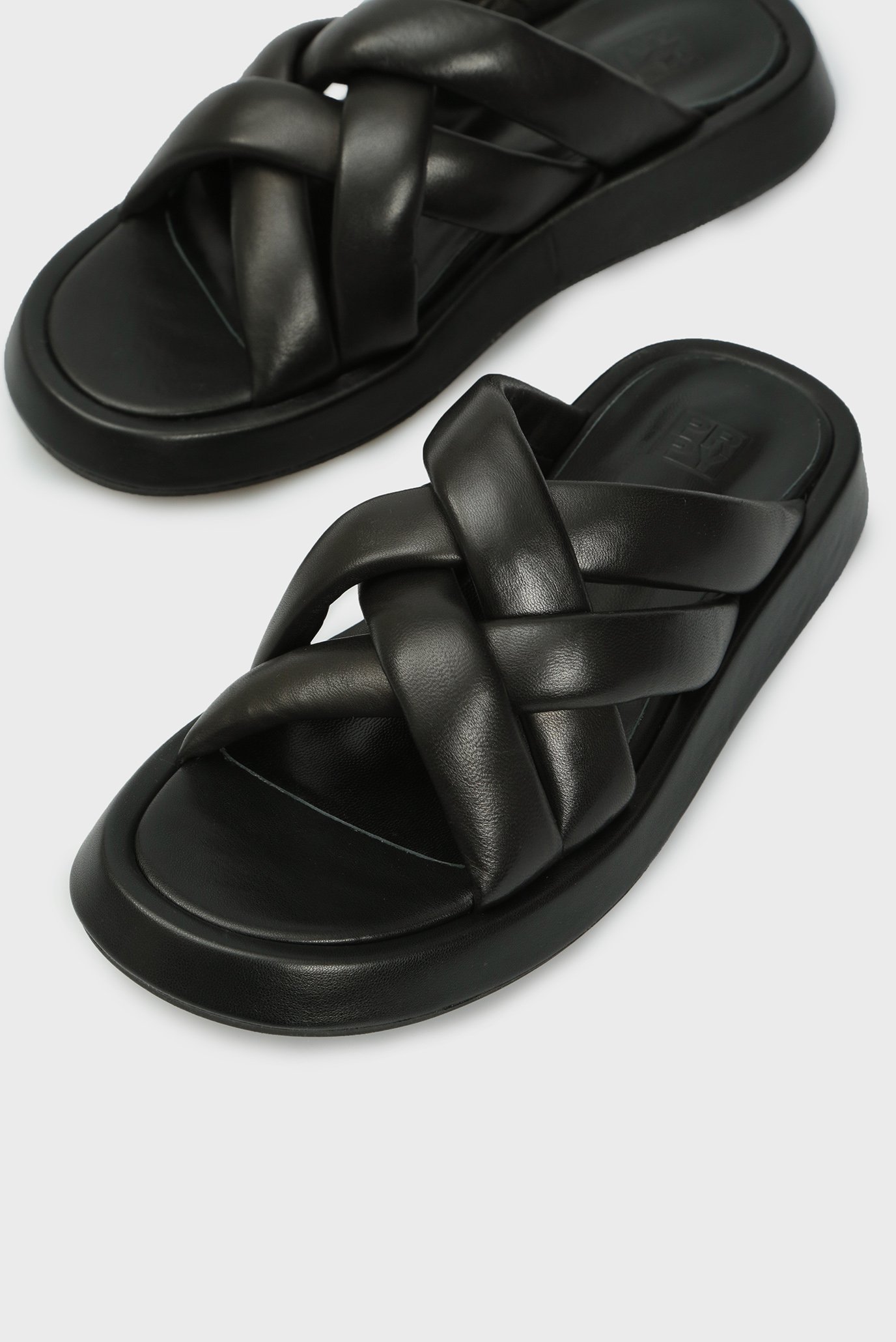 Женские черные кожаные слайдеры Campania 2