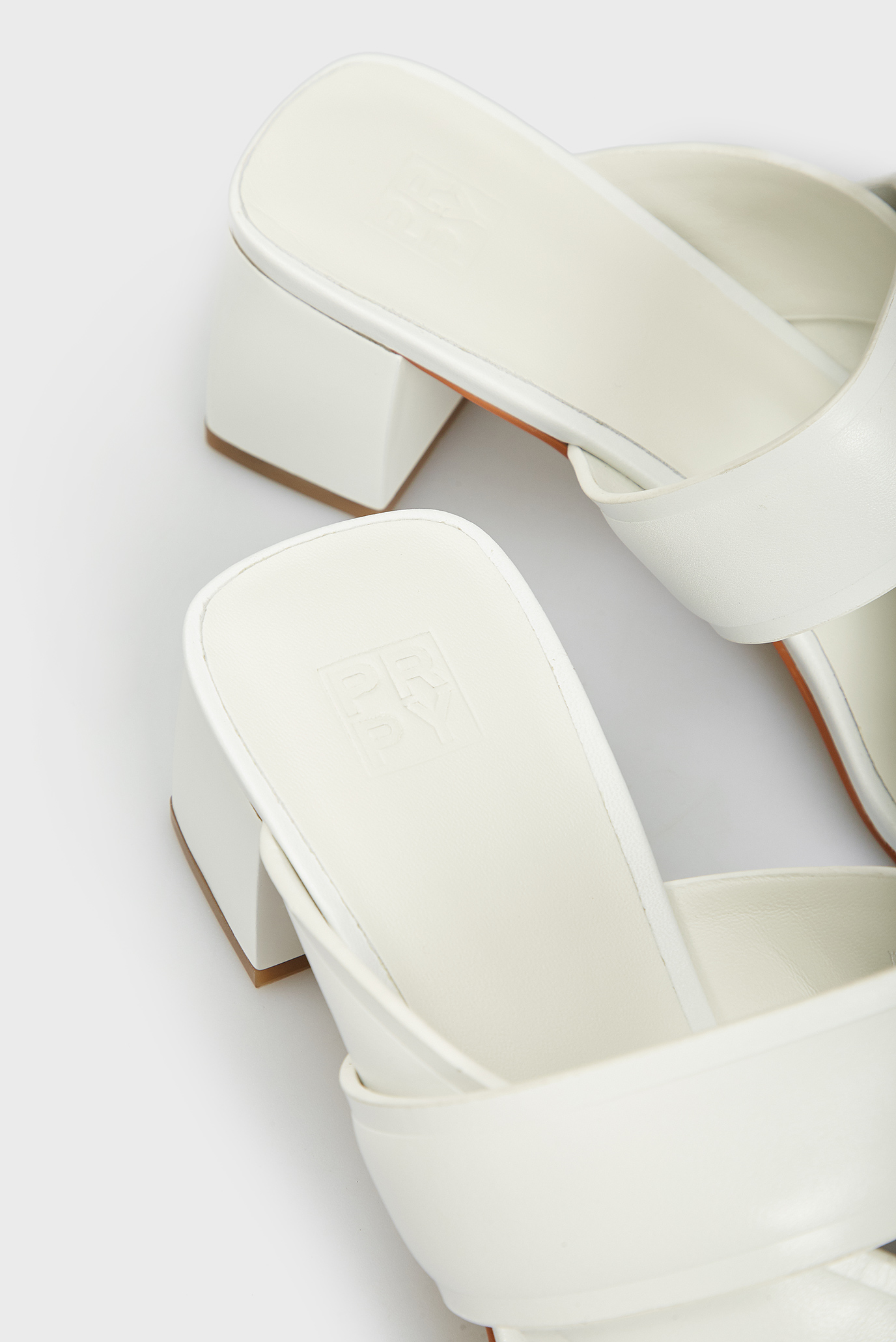 Женские белые кожаные мюли ShayaPRPY Женские белые кожаные мюли Shaya 7