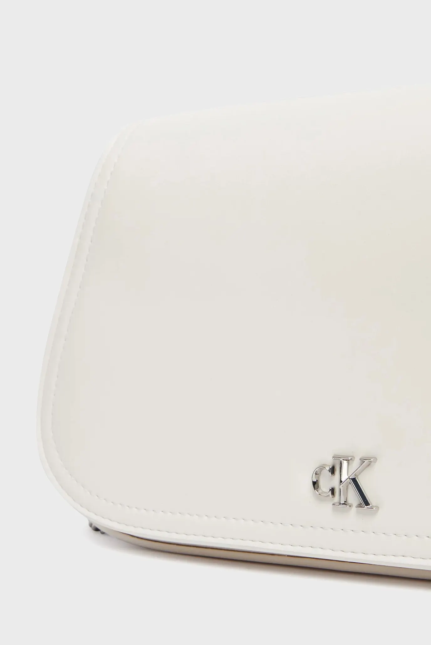 Сумка CK CURVED WALLET ON CHAIN 2