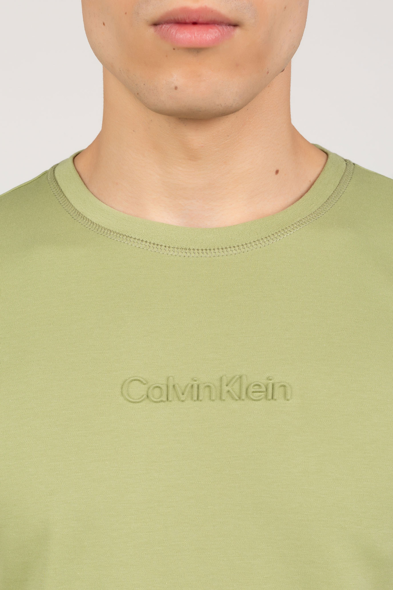 Футболка EMBOSSED COMFORT LOGO T-SHIRT 4