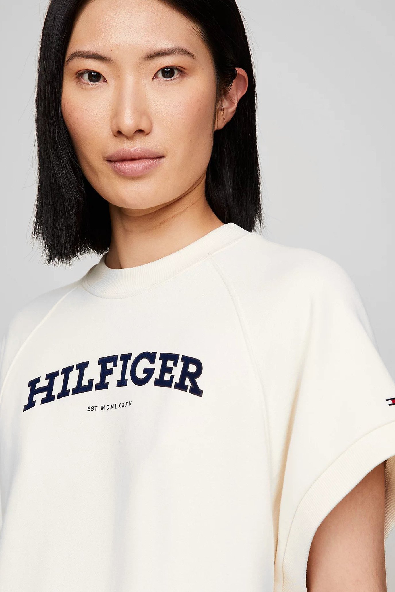 Женская белая футболка MONOTYPE FLOCK SLVLESS HWK 4