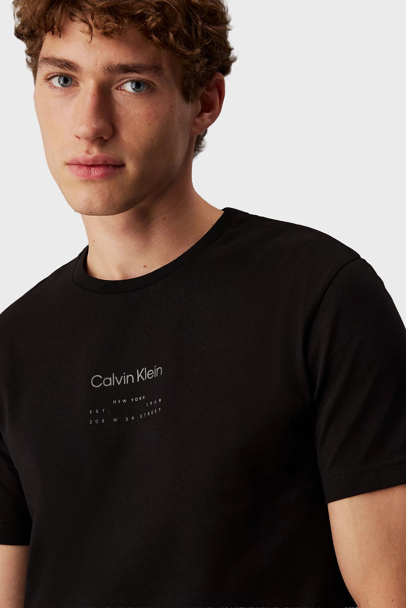 Футболка RAISED EDITORIAL LOGO T-SHIRTCalvin Klein Футболка RAISED EDITORIAL LOGO T-SHIRT 4