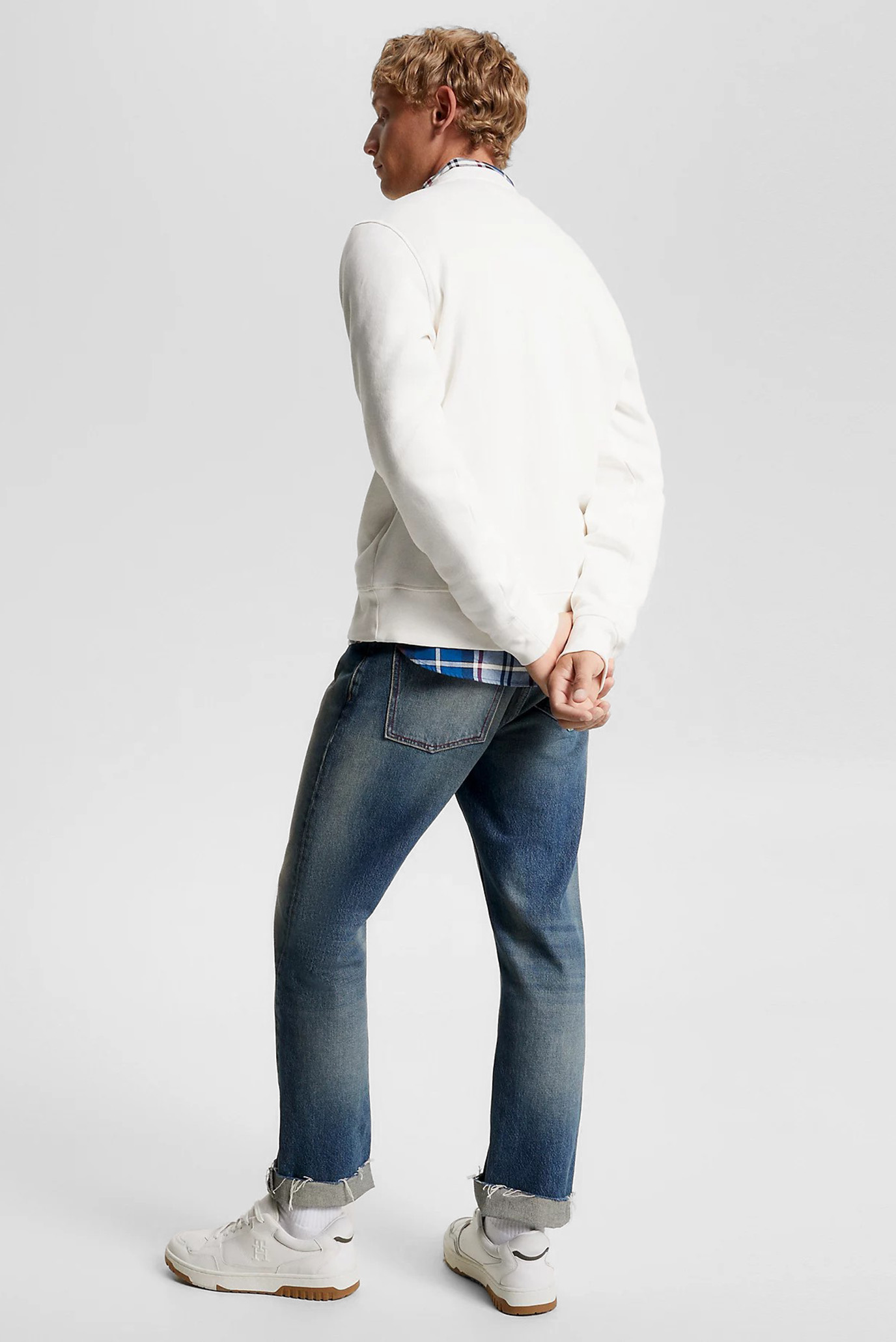 Свитшот MONOGRAM APPLIQUE CREWNECK 3