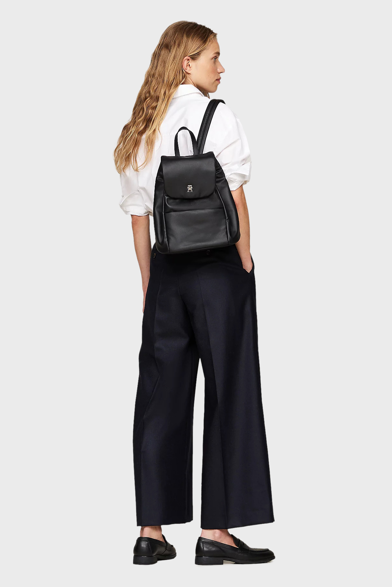 Женский черный рюкзак POPPY REFORM FLAP 2