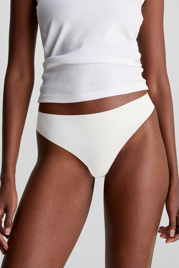 Женские белые трусики THONG Calvin Klein
