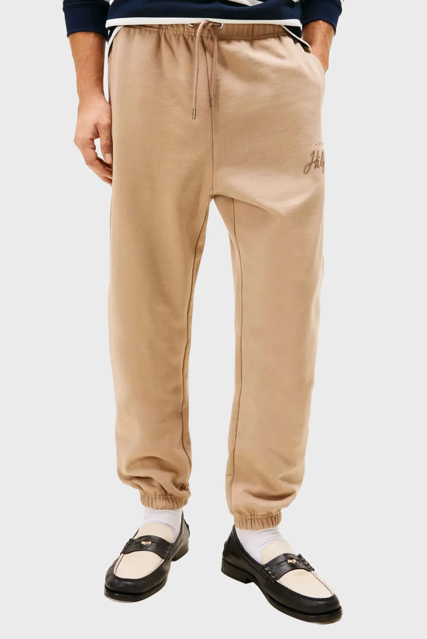 Штаны спортивные MODERN ATH GRAPHIC SWEATPANTS 1