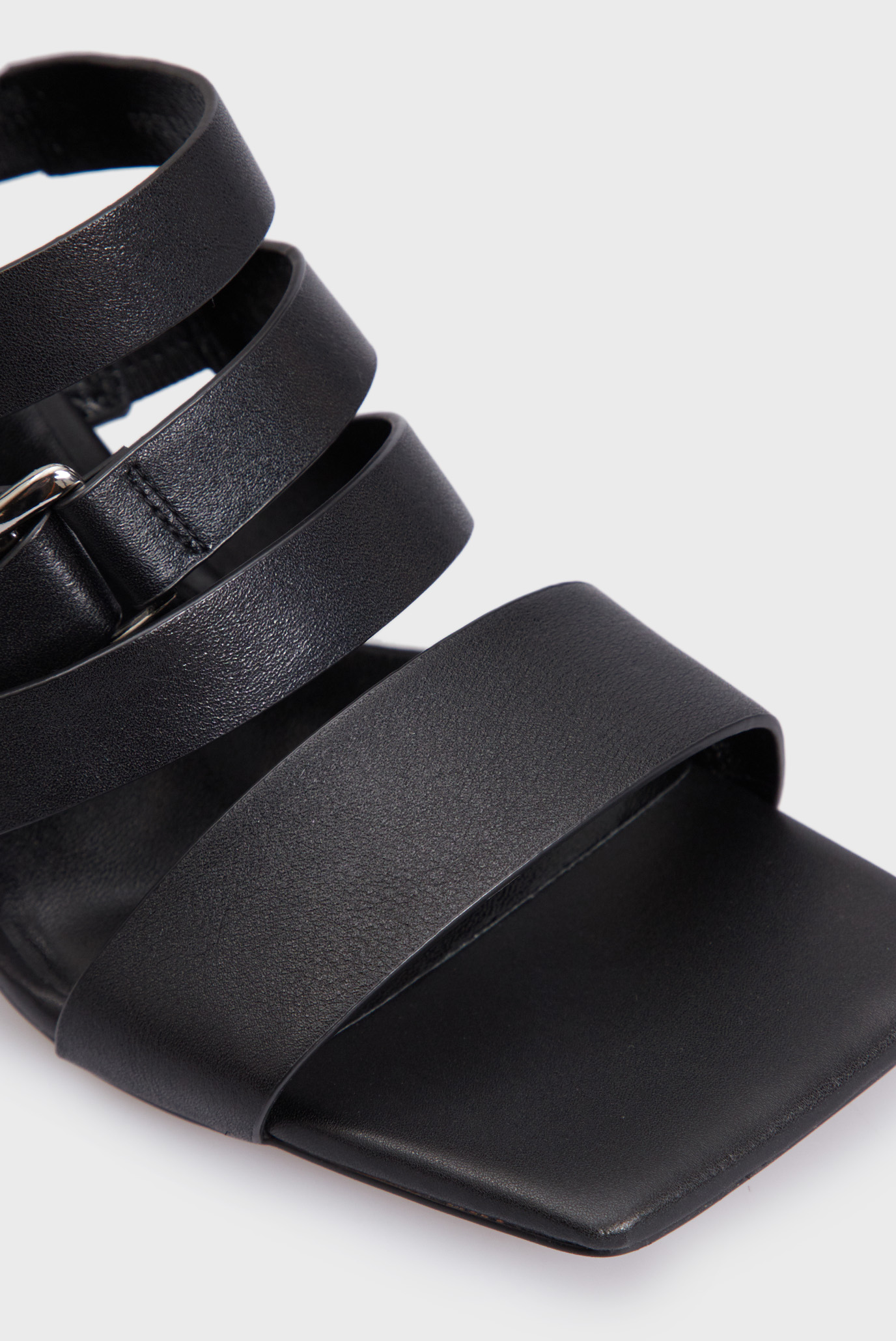 Женские черные кожаные мюли Sadie 10