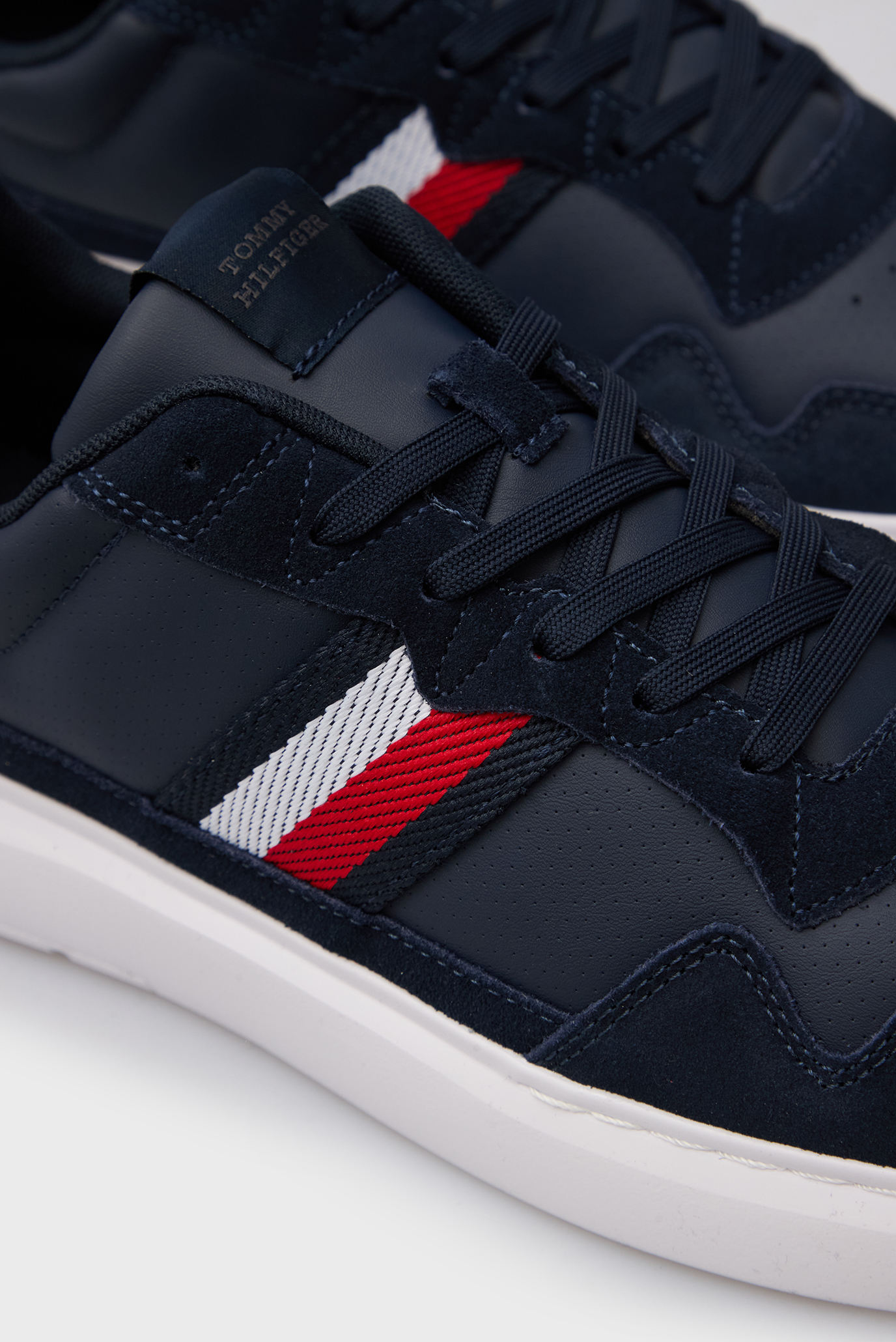 Мужские темно-синие кожаные сникерсы LIGHT CUPSOLE LTH MIX STRIPESTommy Hilfiger Мужские темно-синие кожаные сникерсы LIGHT CUPSOLE LTH MIX STRIPES 2