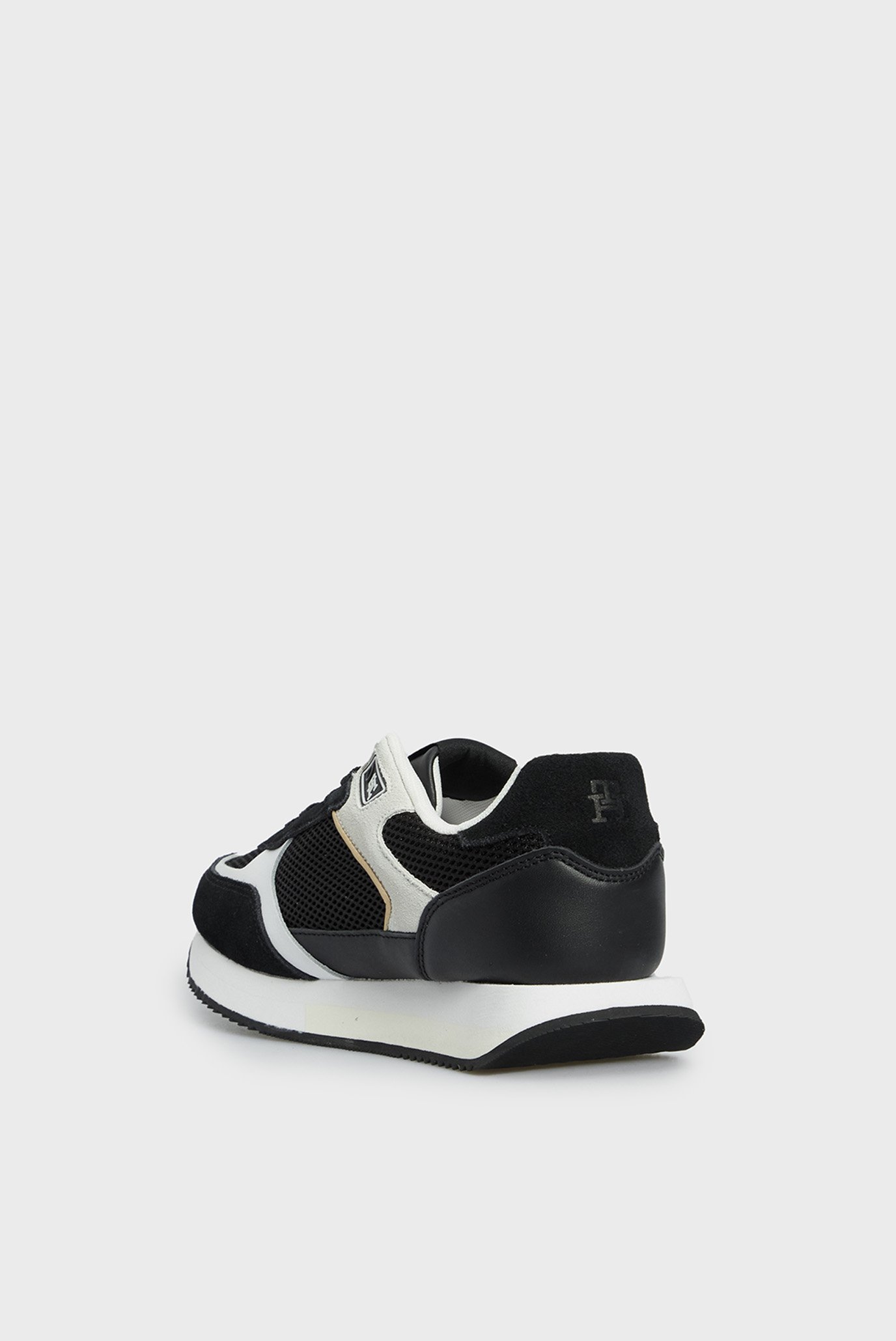 Кроссовки ESSENTIAL ELEVATED RUNNER 5