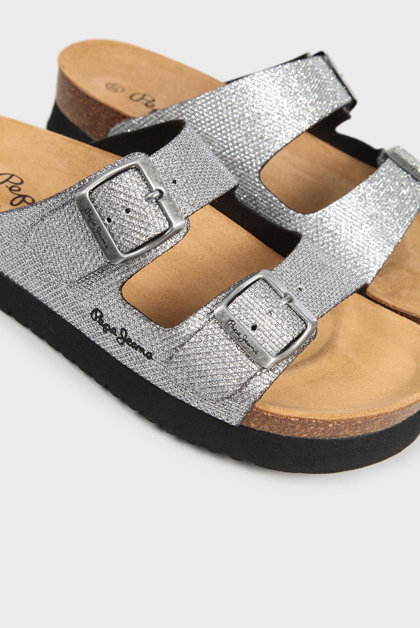 Женские серебристые сандалии 10