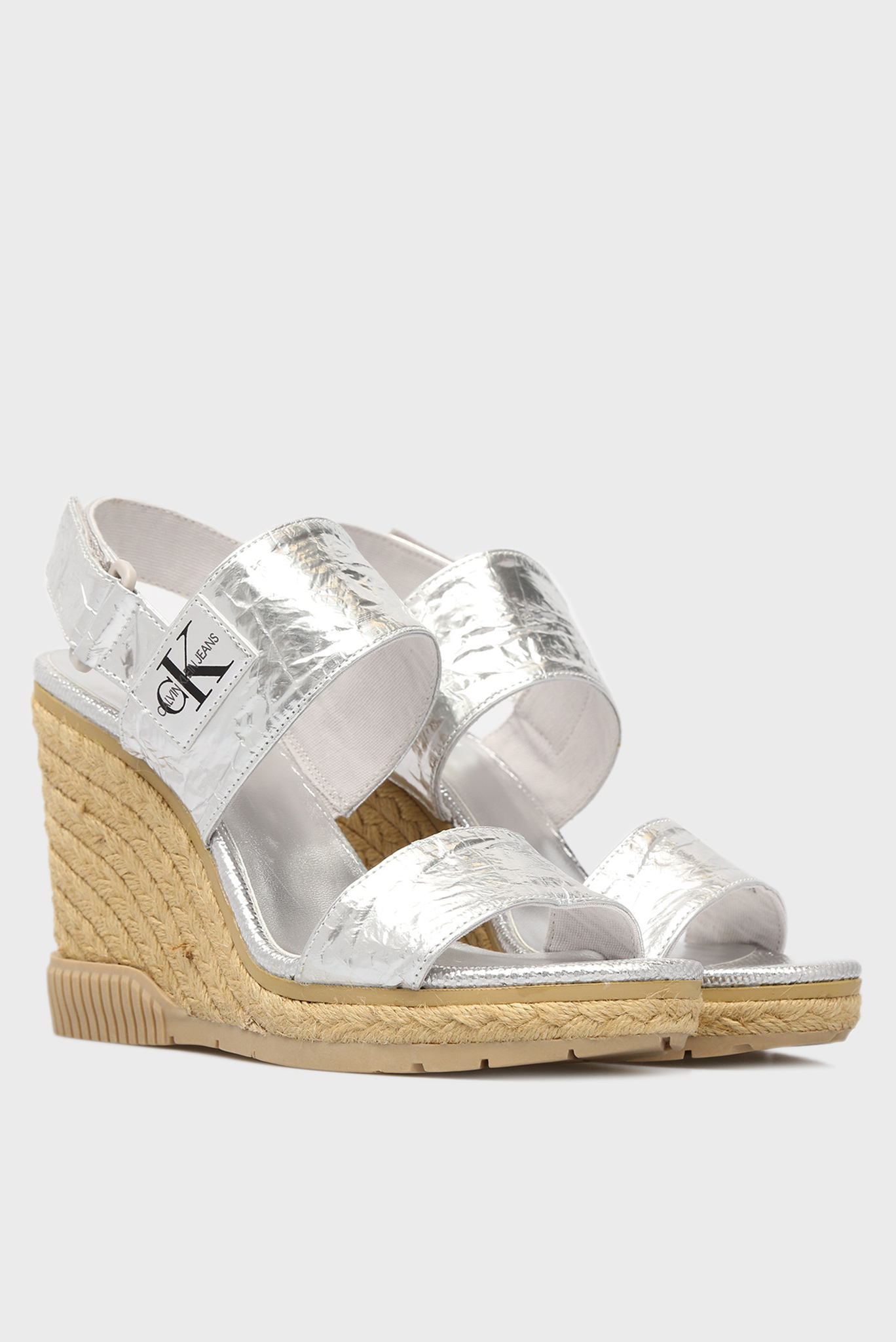 Серебряные босоножки 2