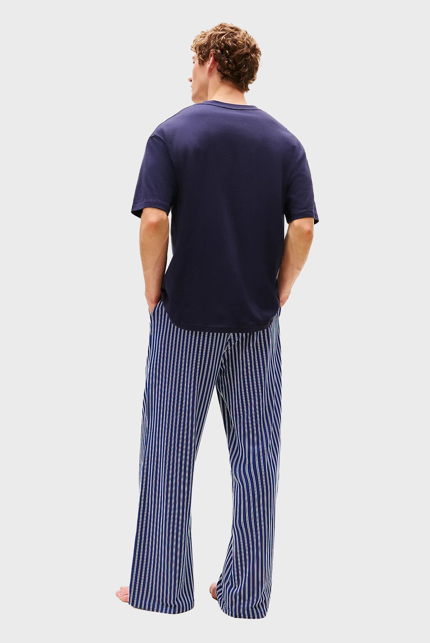 Футболка SS TEE CONT. LOGO 3