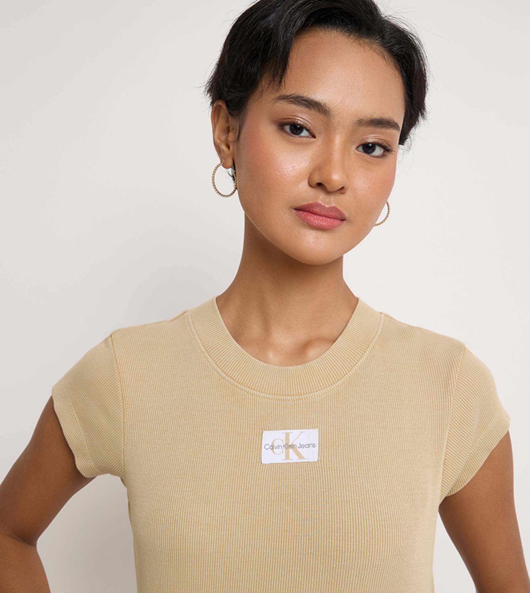 Женская бежевая футболка WASHED WOVEN LABEL RIB BABY TEE 3