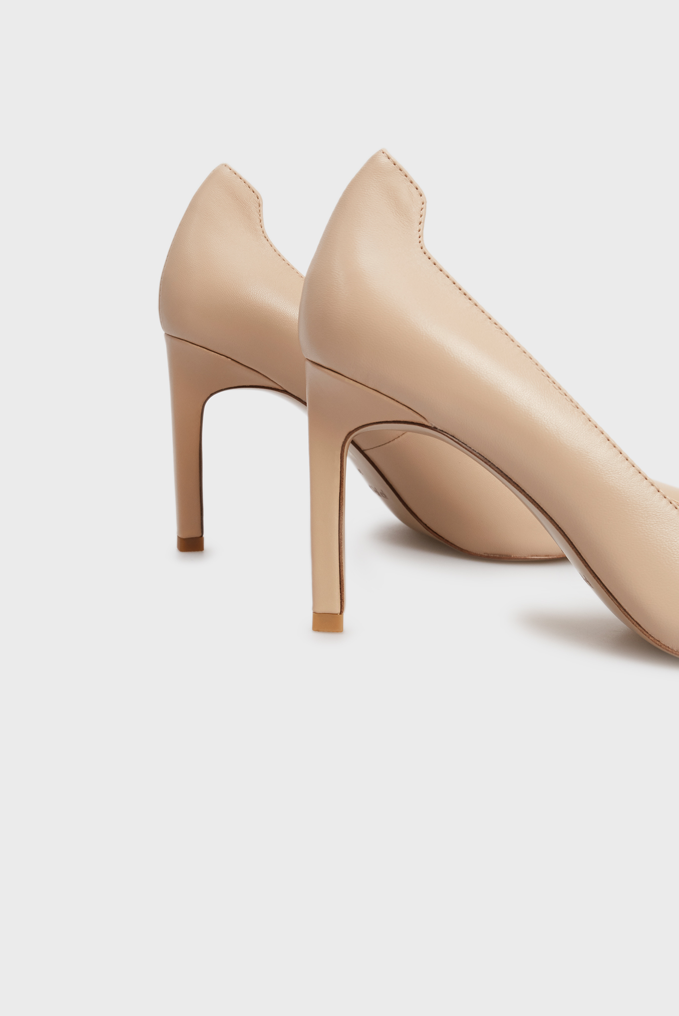 Женские бежевые кожаные туфли Rebeca 10