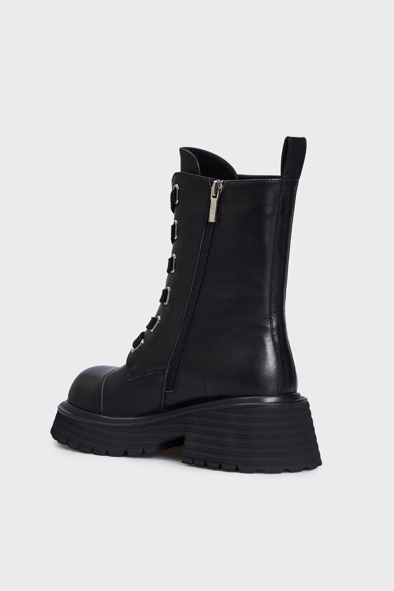 Женские черные кожаные ботинки Valka 5