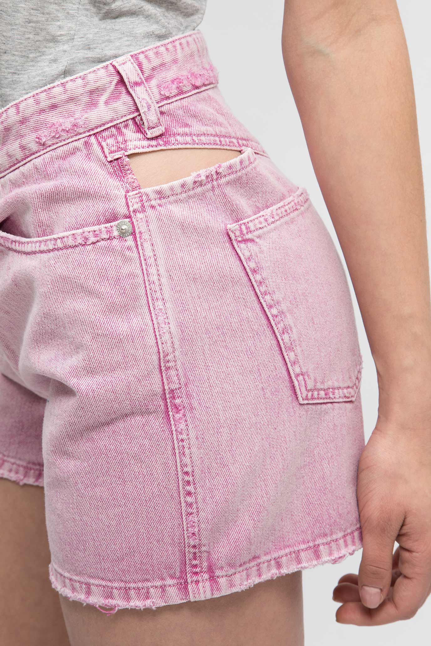 Женские розовые шорты 4