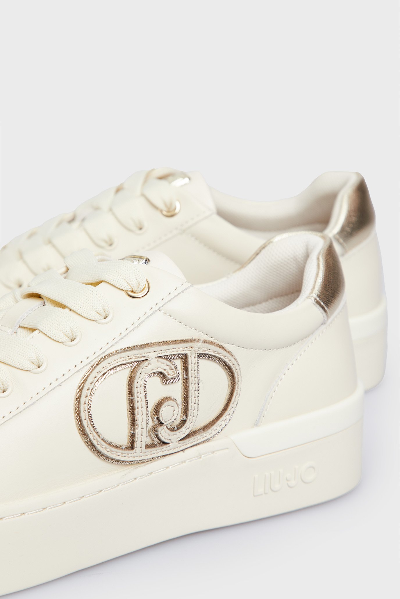 Женские бежевые кожаные сникерсы SILVIA 93 5