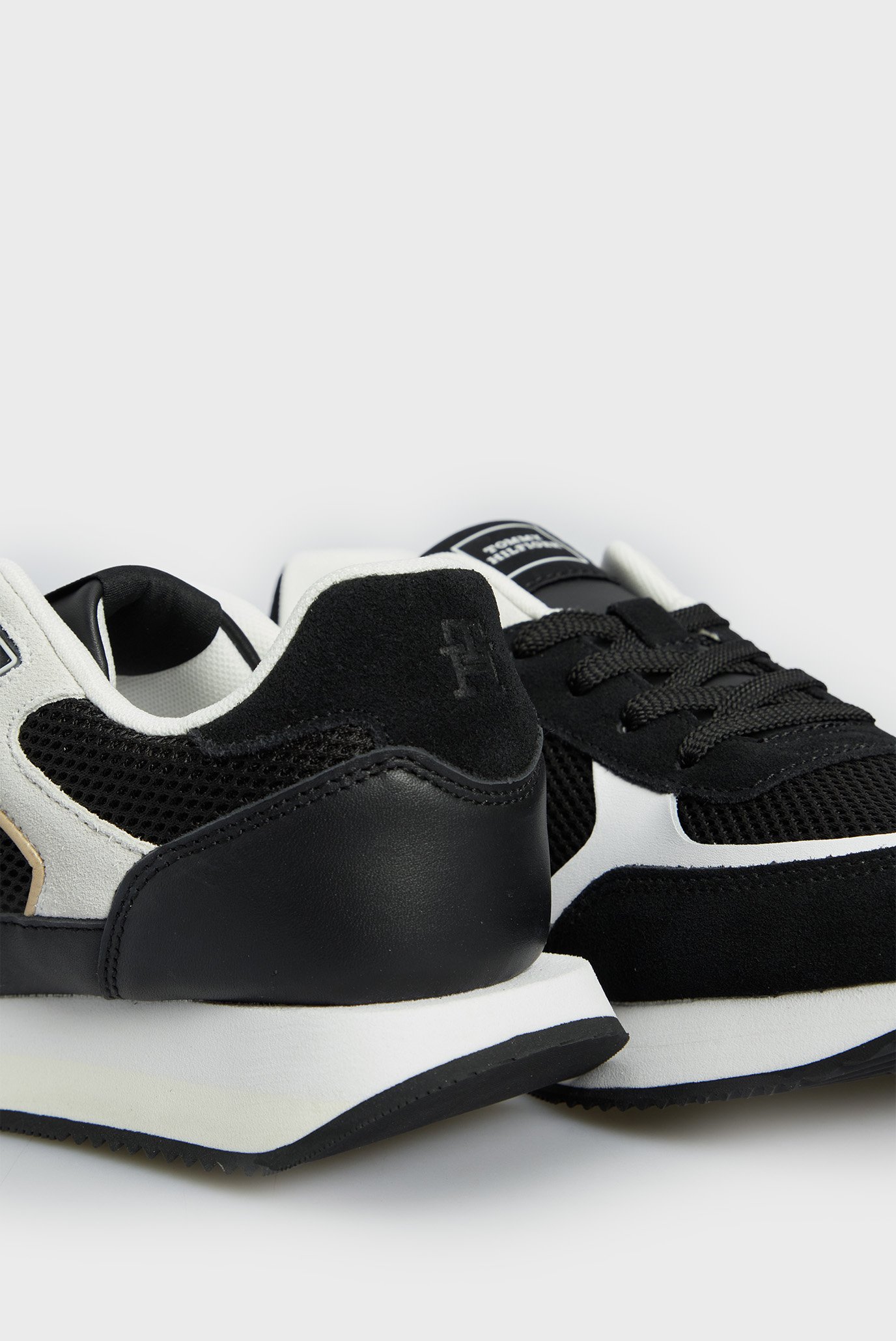 Кроссовки ESSENTIAL ELEVATED RUNNER 2