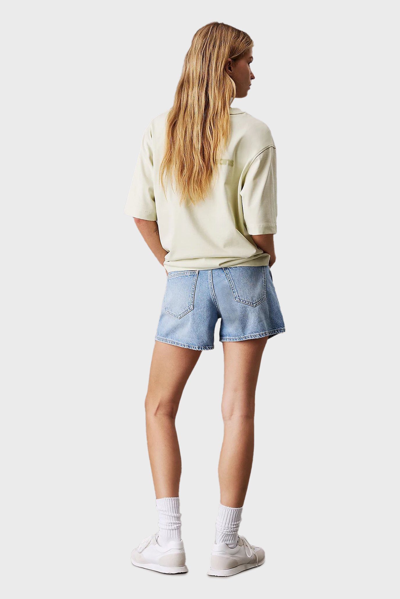 Женские голубые джинсовые шорты MOMCalvin Klein Jeans Женские голубые джинсовые шорты MOM 3