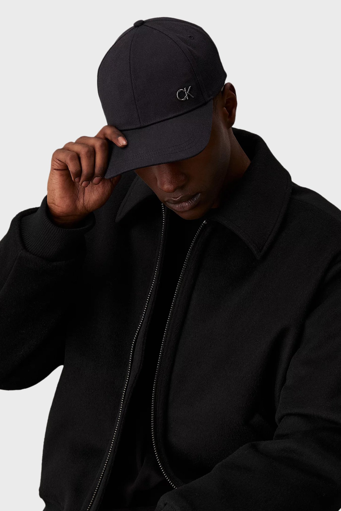 Мужская черная кепка CK BOMBED METAL BB CAPCalvin Klein Мужская черная кепка CK BOMBED METAL BB CAP 2