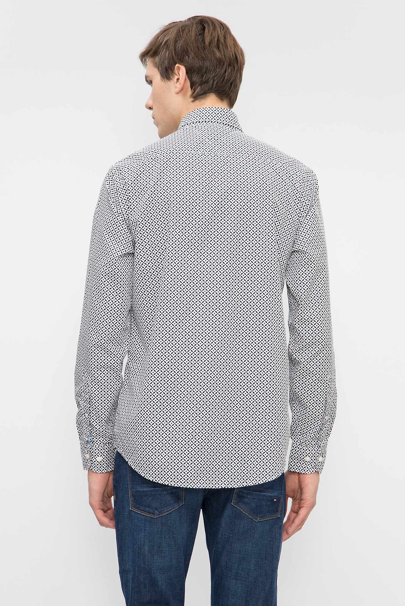 Мужская белая рубашка с принтом 8