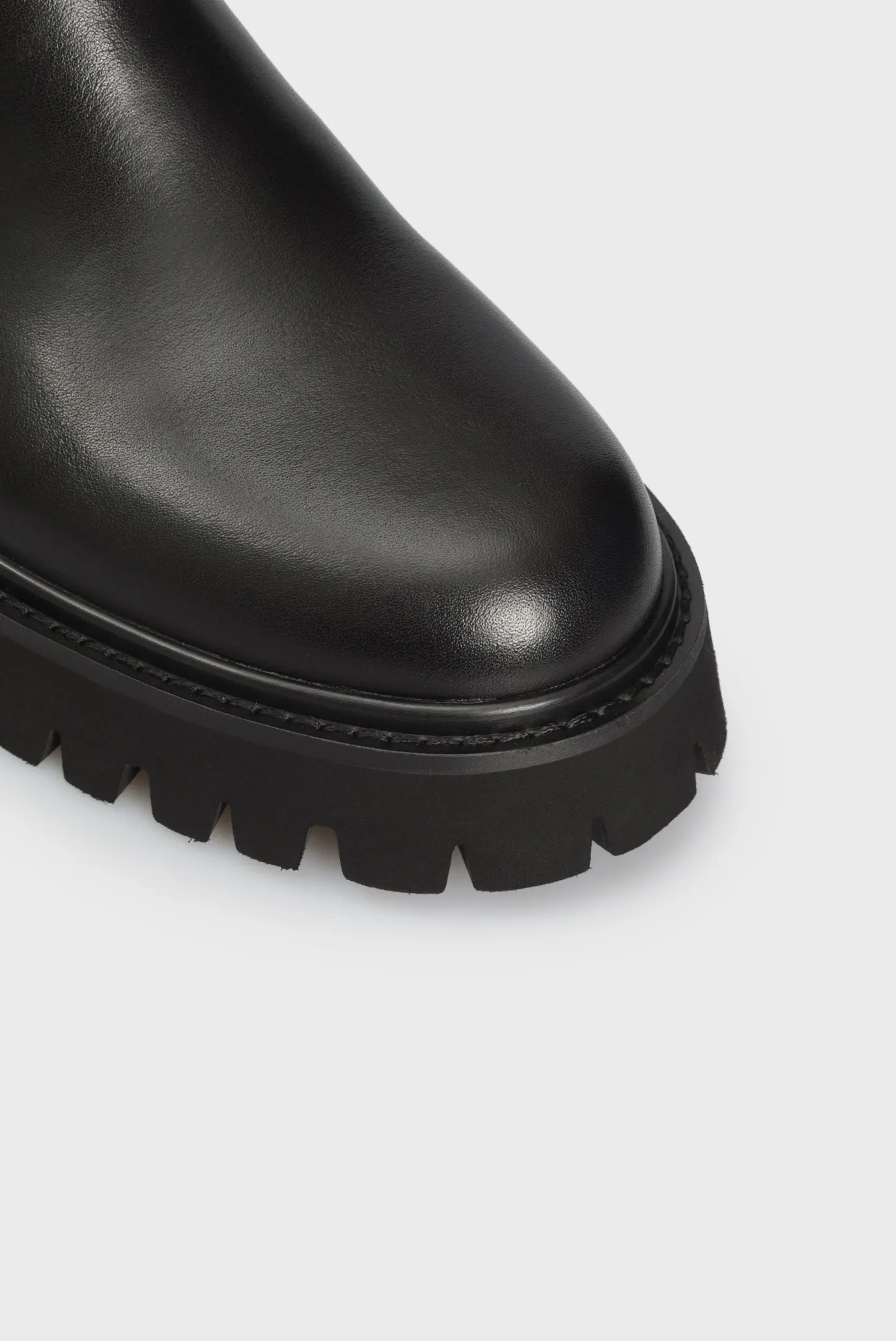 Женские черные кожаные челси Oura 4