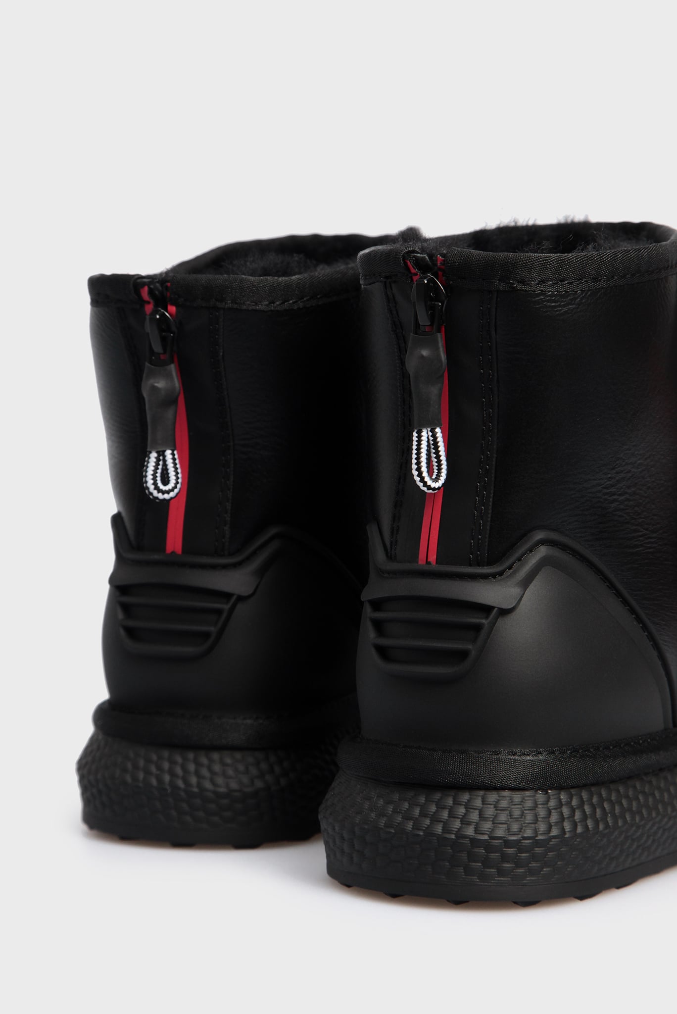 Женские черные кожаные угги 2